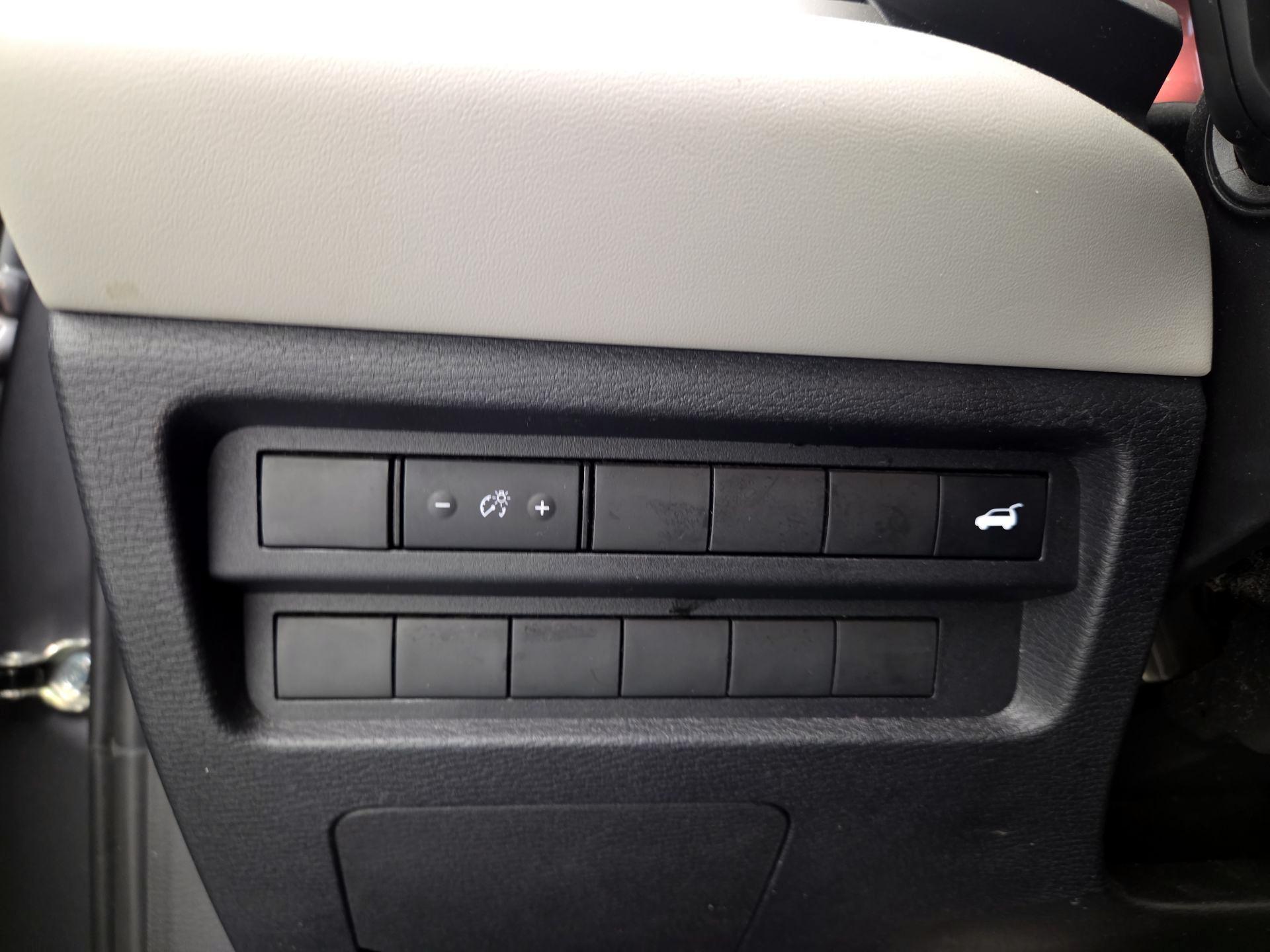 Thumbnail: 2024 Mitsubishi Outlander - 13