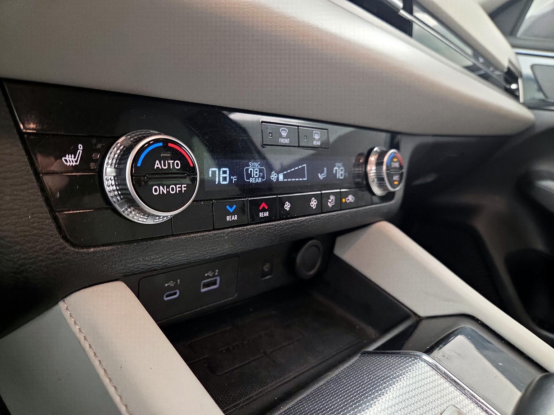 Thumbnail: 2024 Mitsubishi Outlander - 16