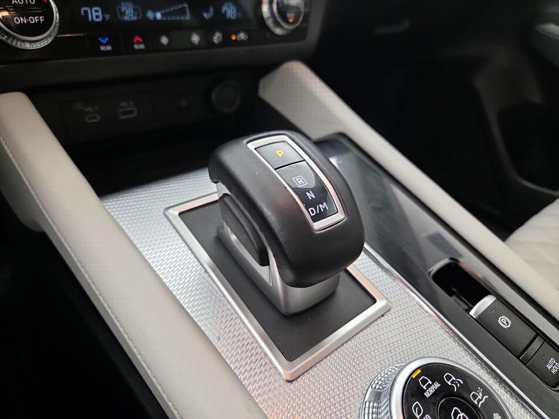 Thumbnail: 2024 Mitsubishi Outlander - 17