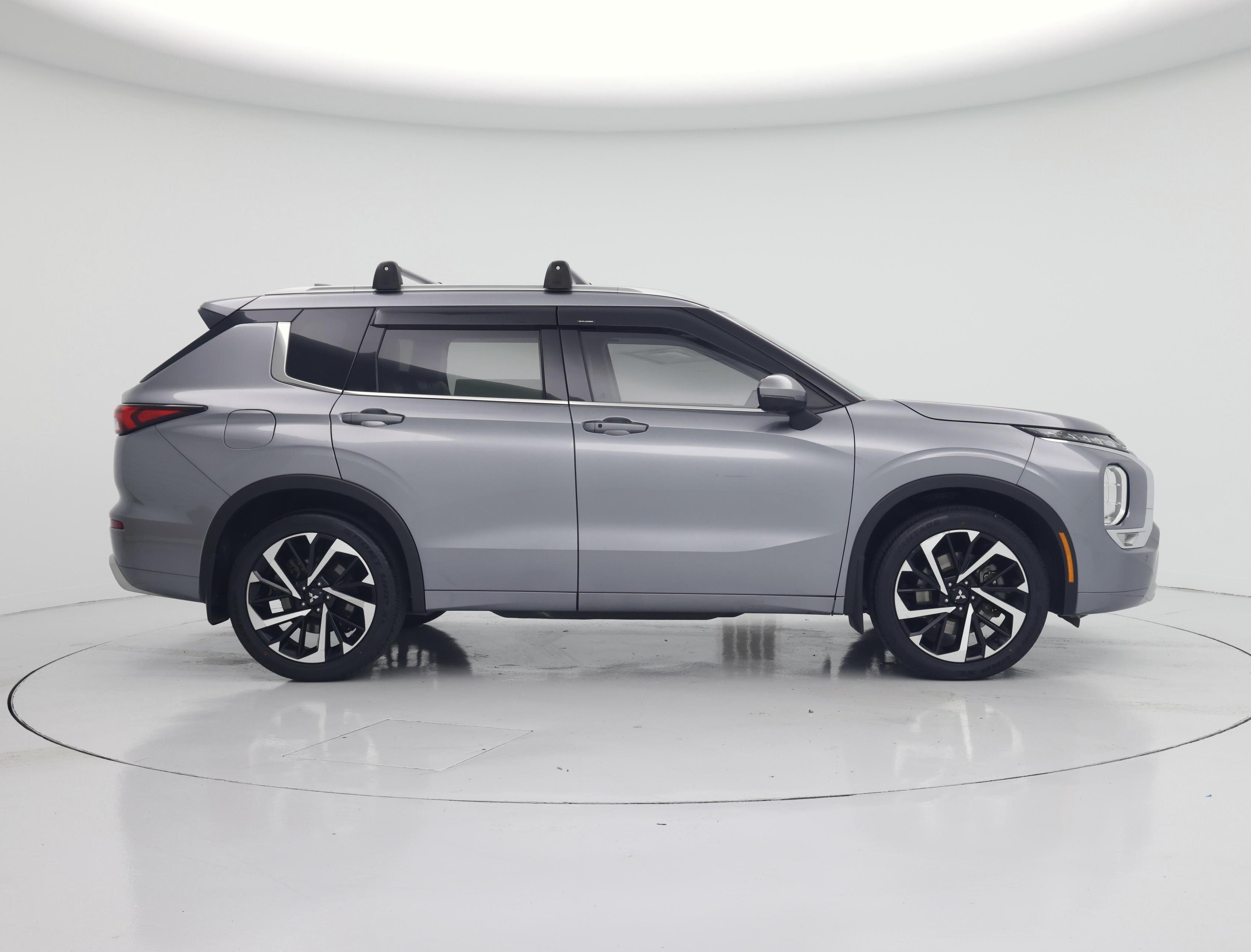 Thumbnail: 2024 Mitsubishi Outlander - 7