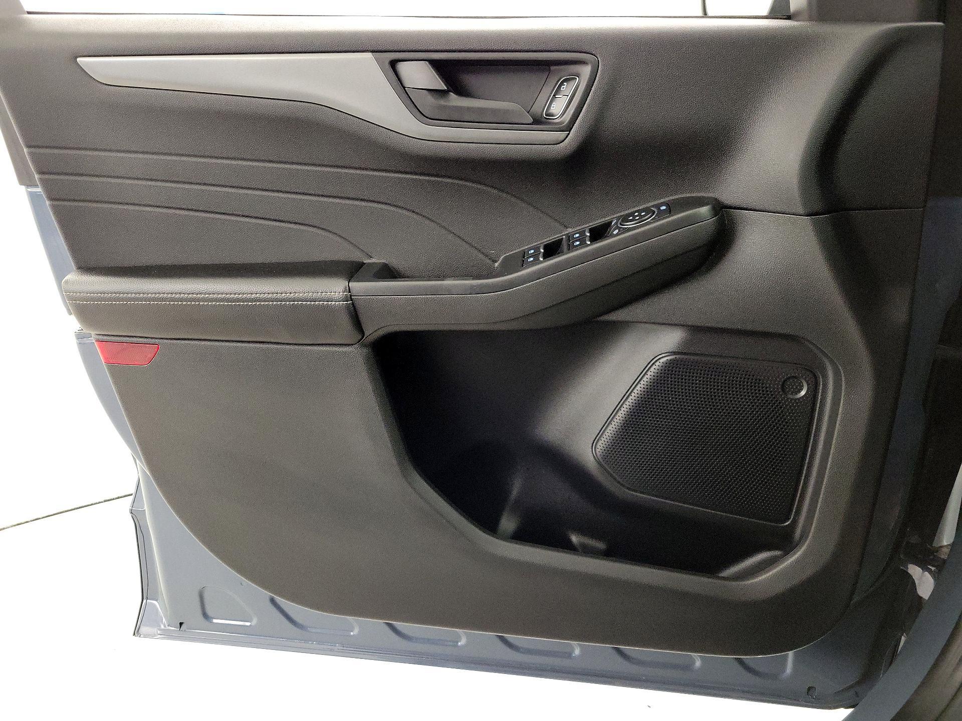 Thumbnail: 2023 Ford Escape - 12