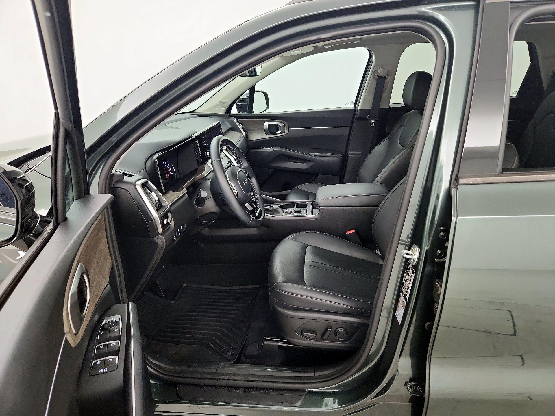 Thumbnail: 2022 Kia Sorento - 11