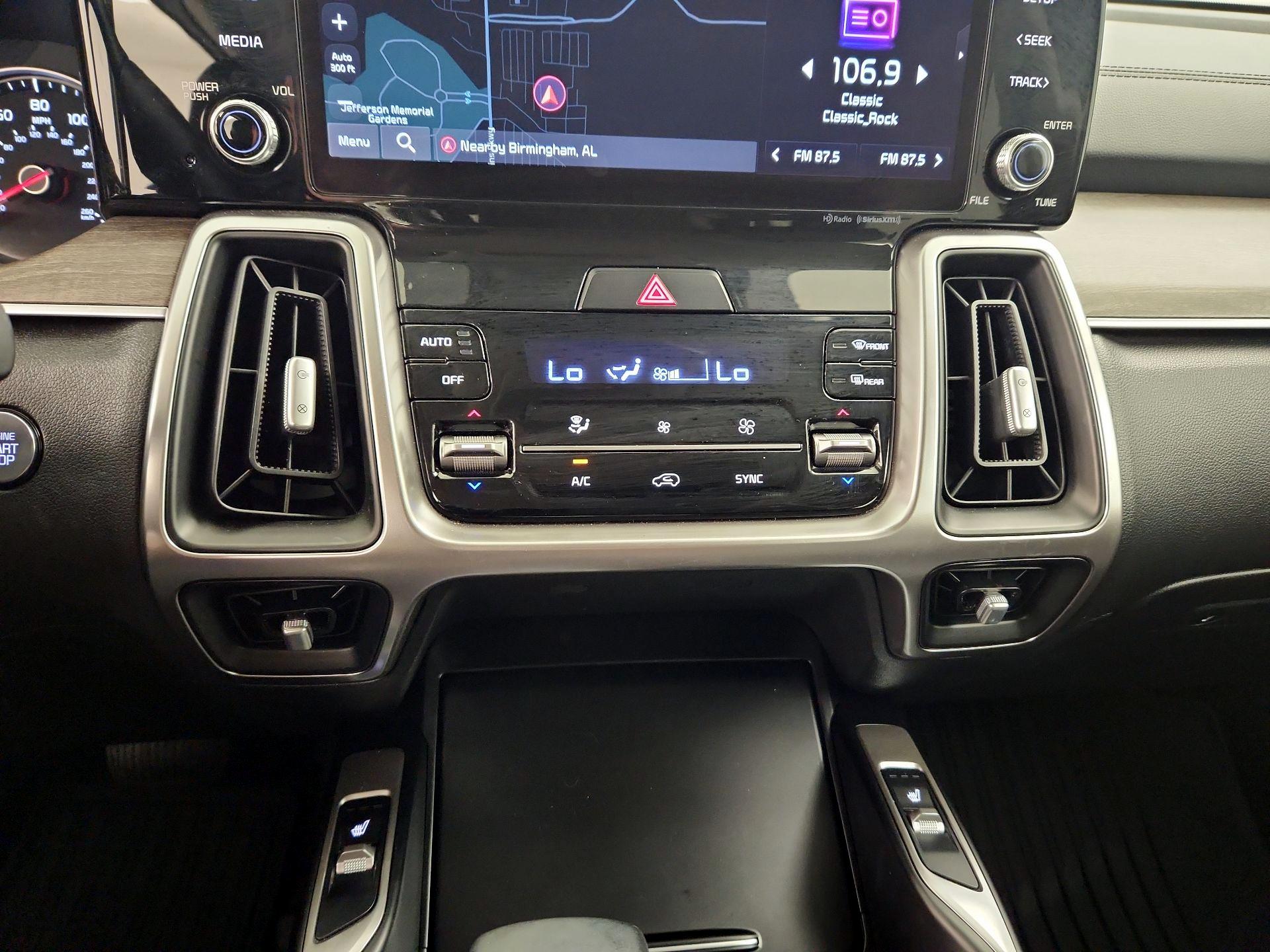 Thumbnail: 2022 Kia Sorento - 17