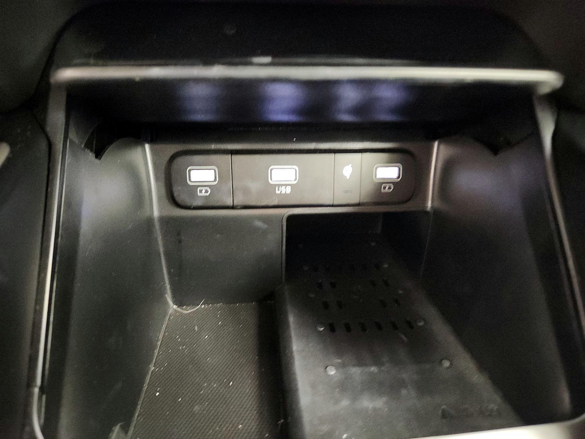 Thumbnail: 2022 Kia Sorento - 19