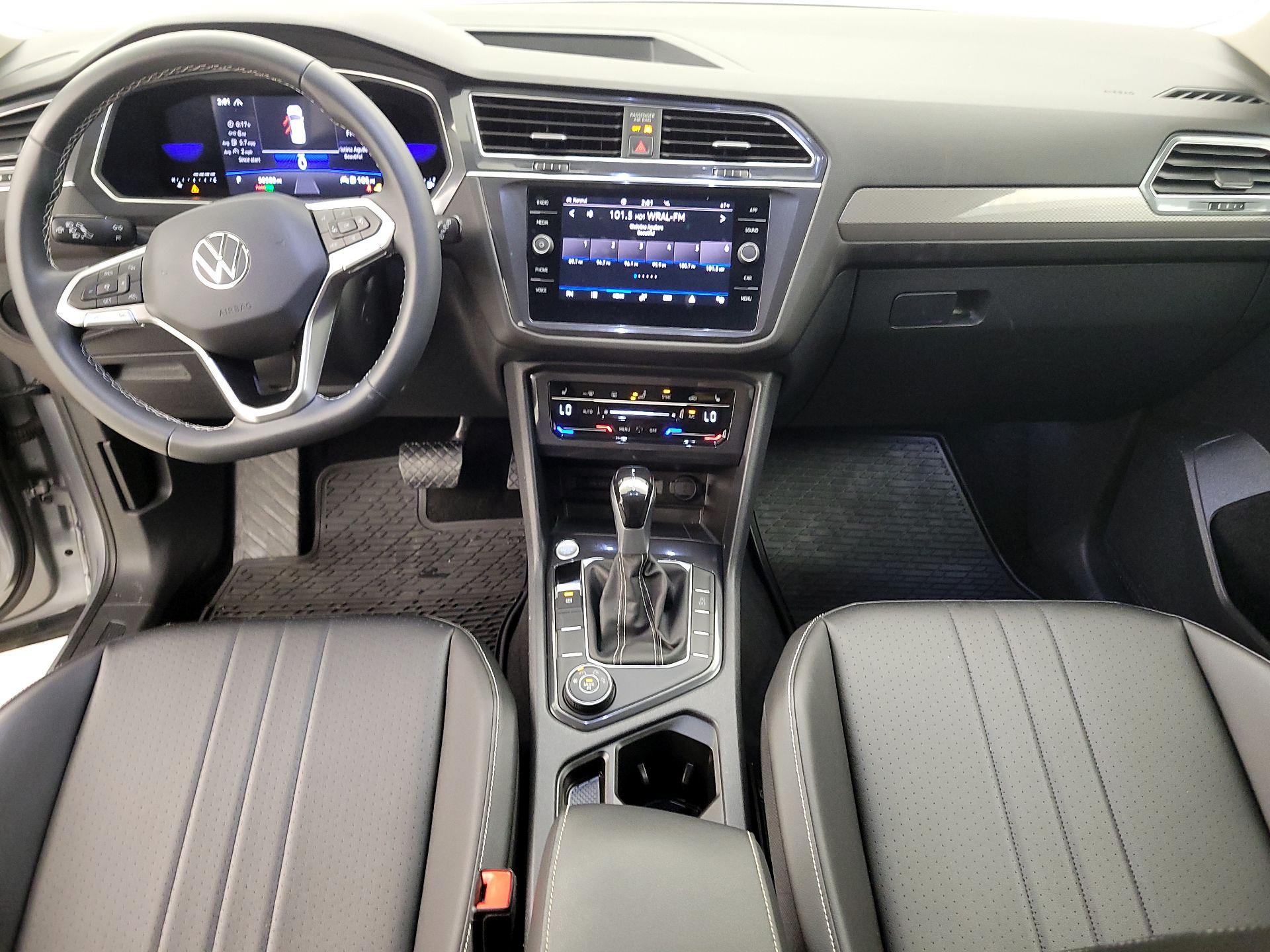 Thumbnail: 2022 Volkswagen Tiguan - 9