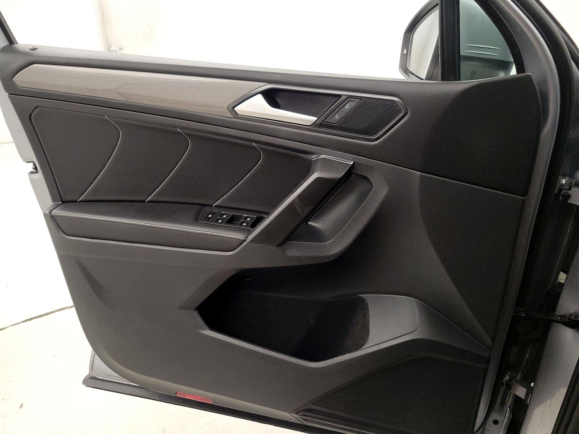 Thumbnail: 2022 Volkswagen Tiguan - 12