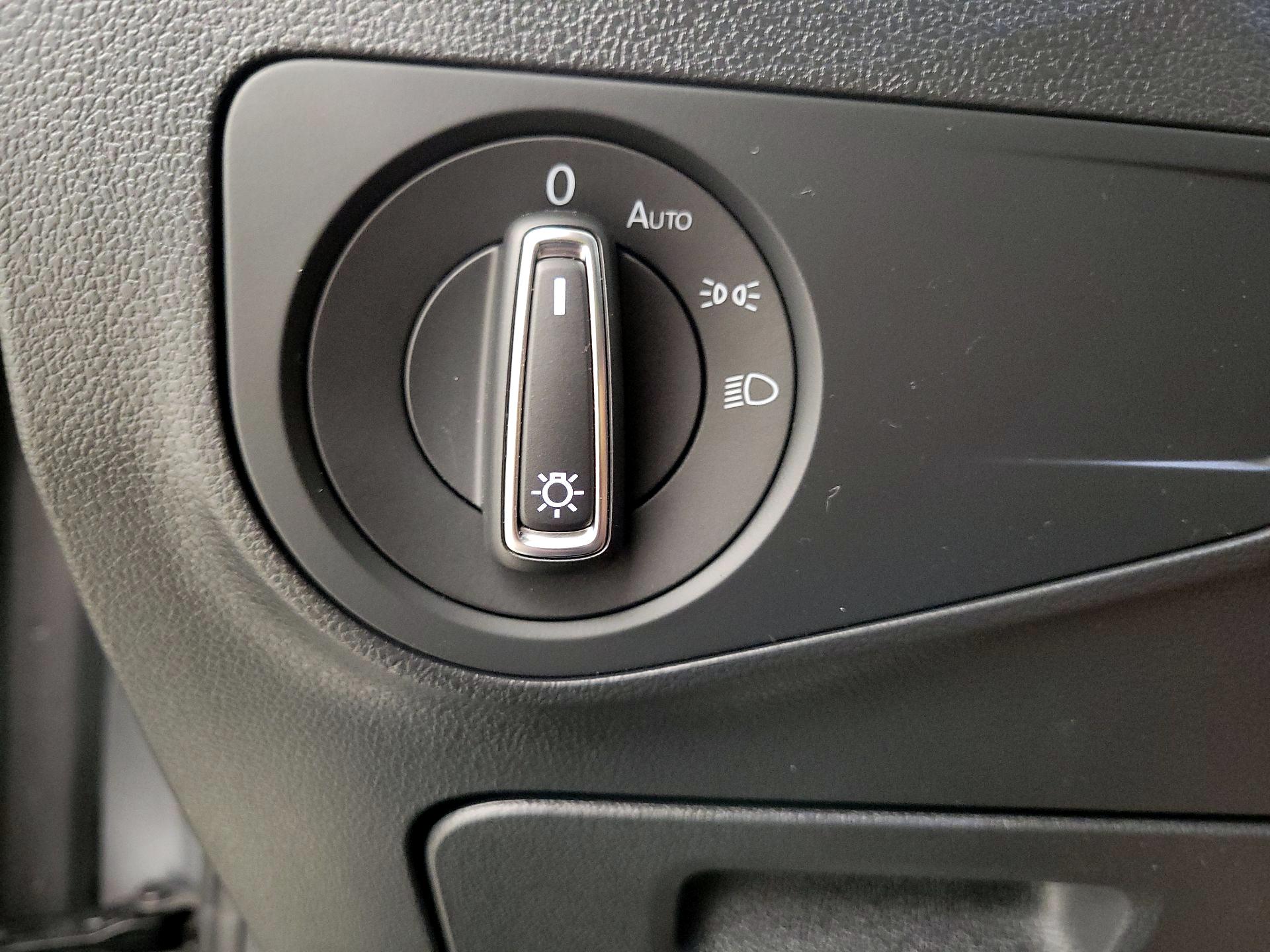 Thumbnail: 2022 Volkswagen Tiguan - 13