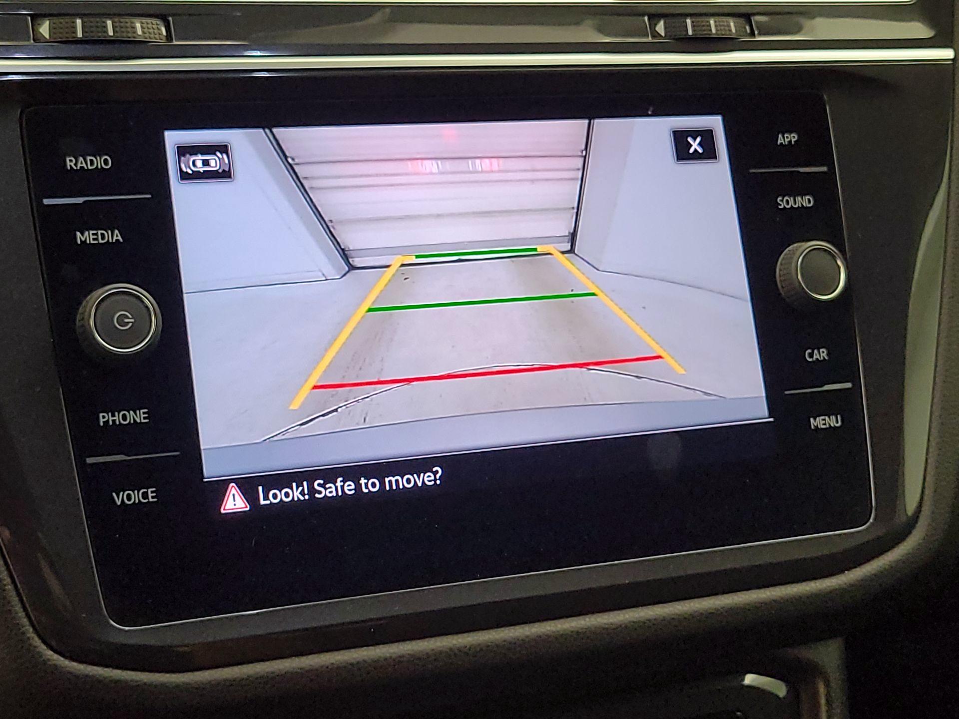 Thumbnail: 2022 Volkswagen Tiguan - 14