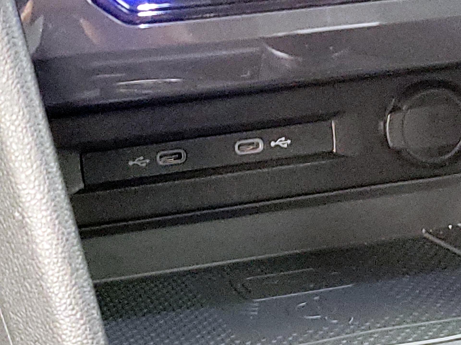 Thumbnail: 2022 Volkswagen Tiguan - 18