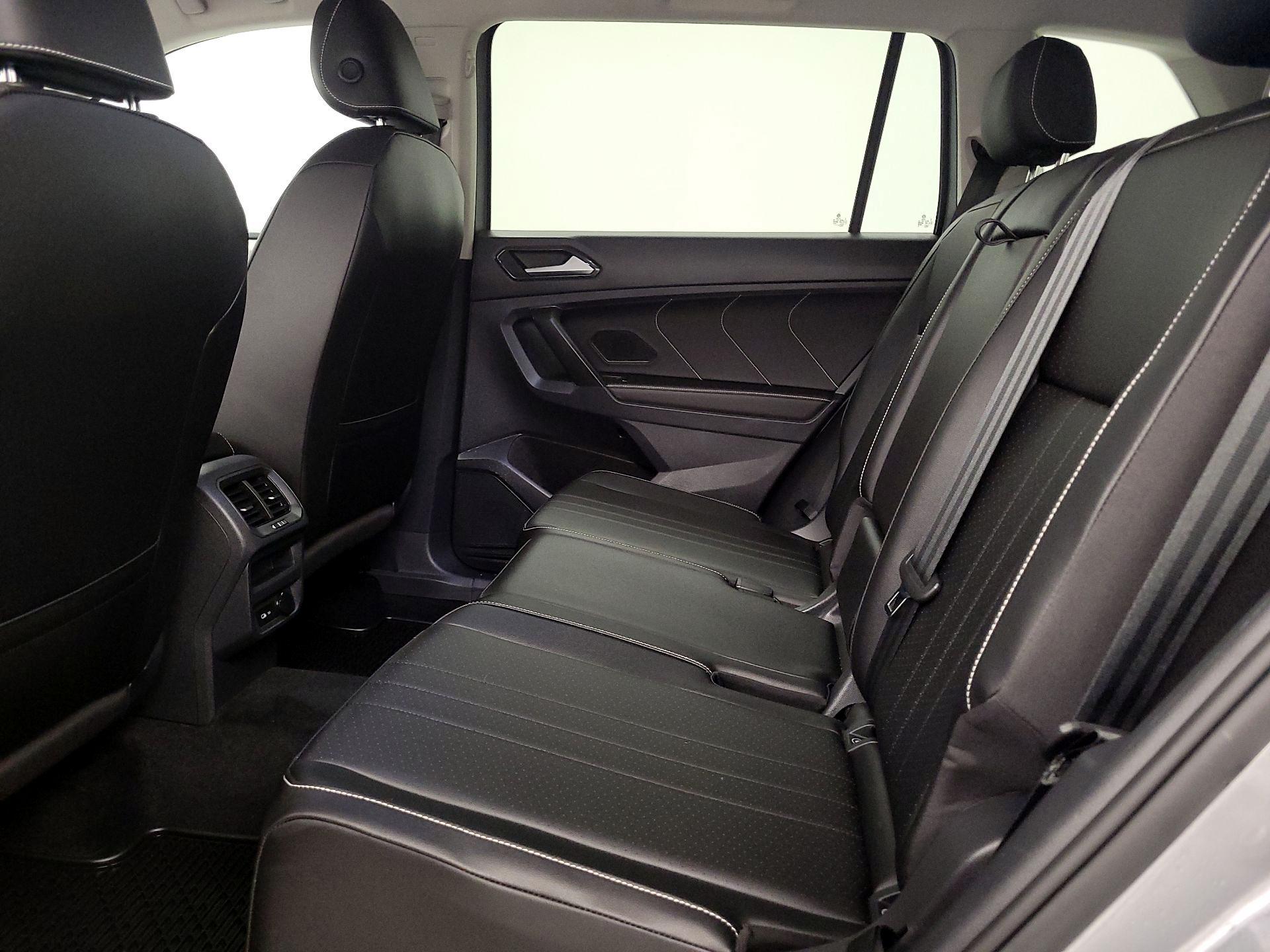 Thumbnail: 2022 Volkswagen Tiguan - 19