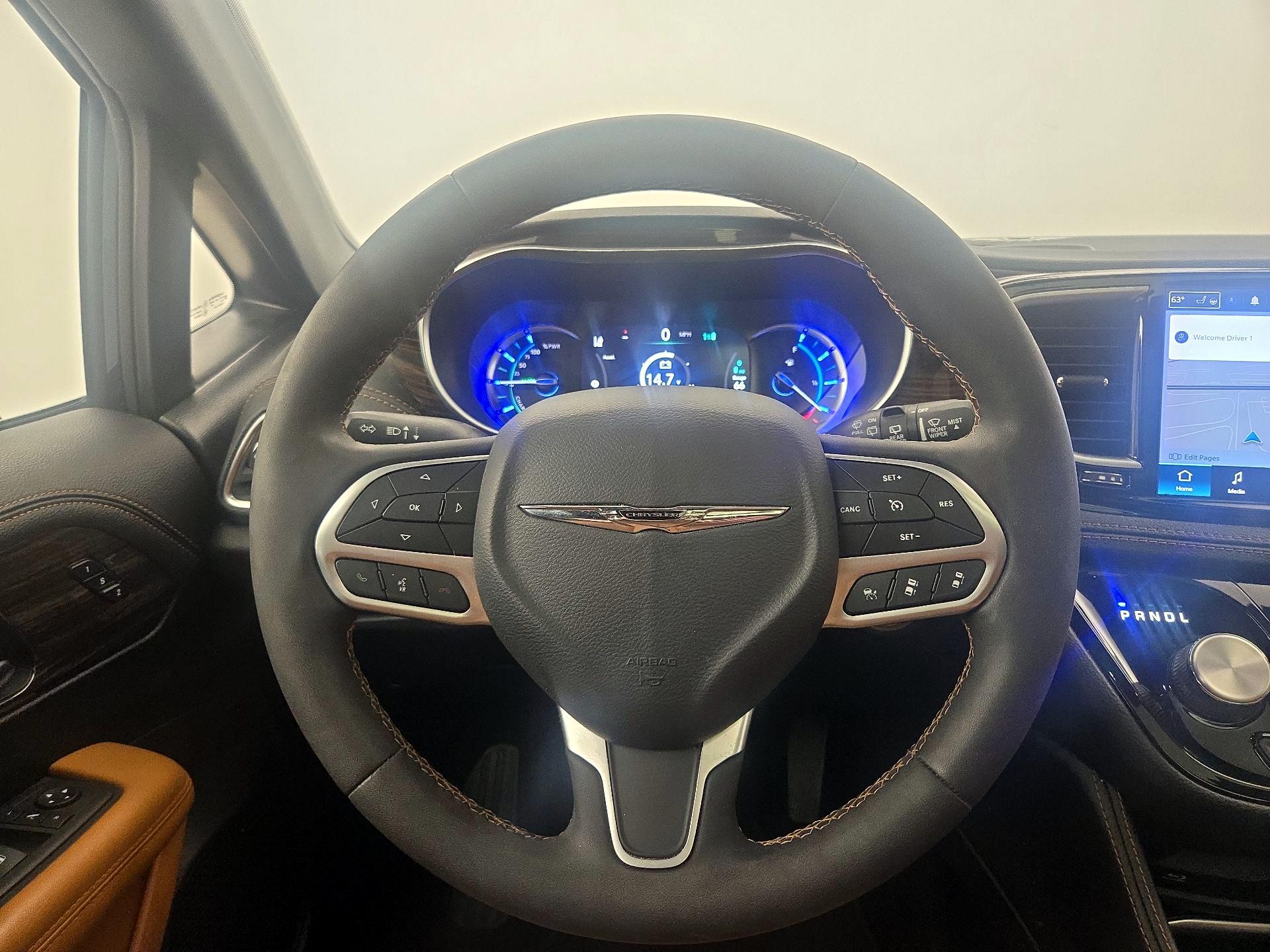 Thumbnail: 2023 Chrysler Pacifica - 10