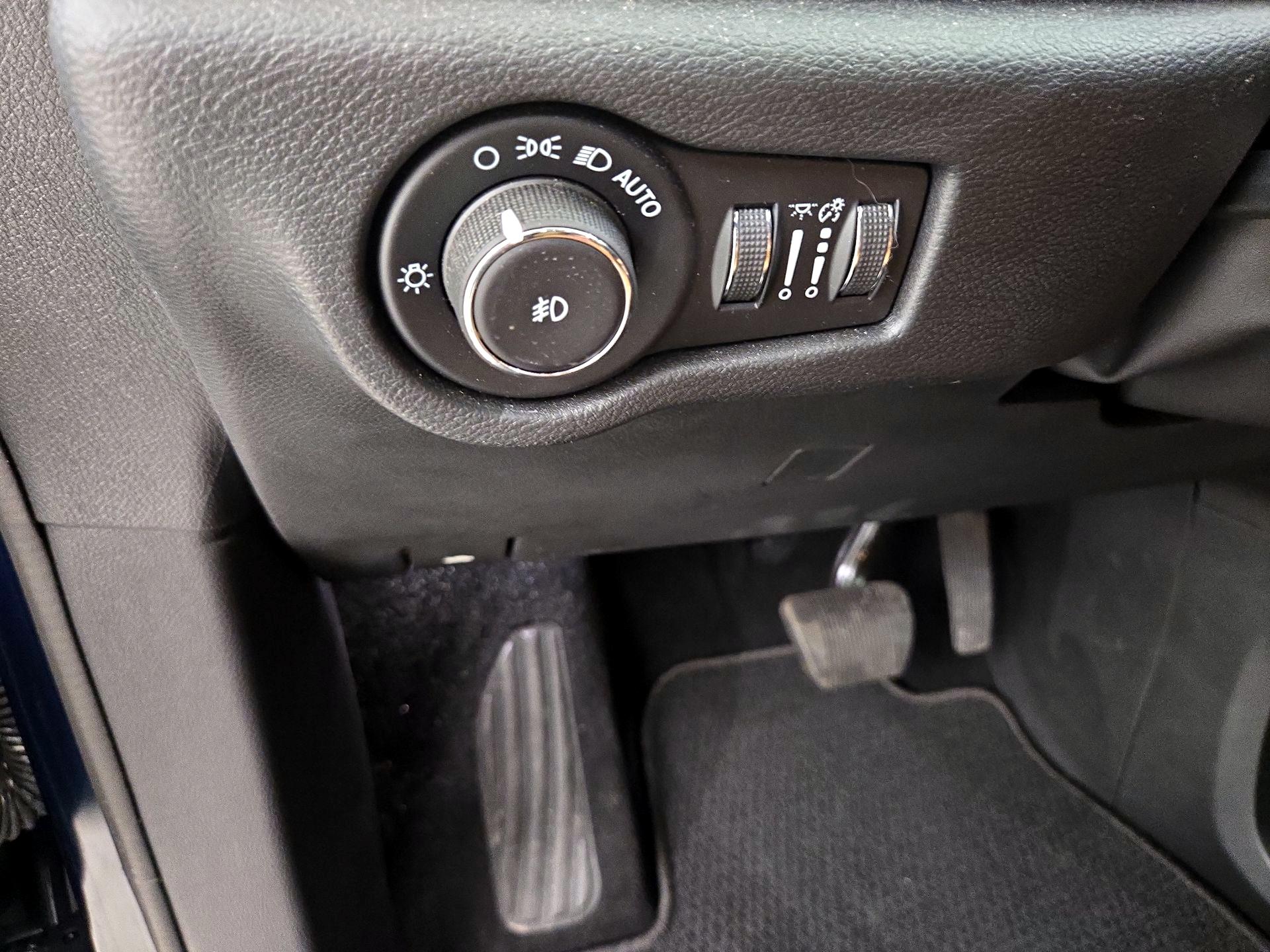 Thumbnail: 2023 Chrysler Pacifica - 13