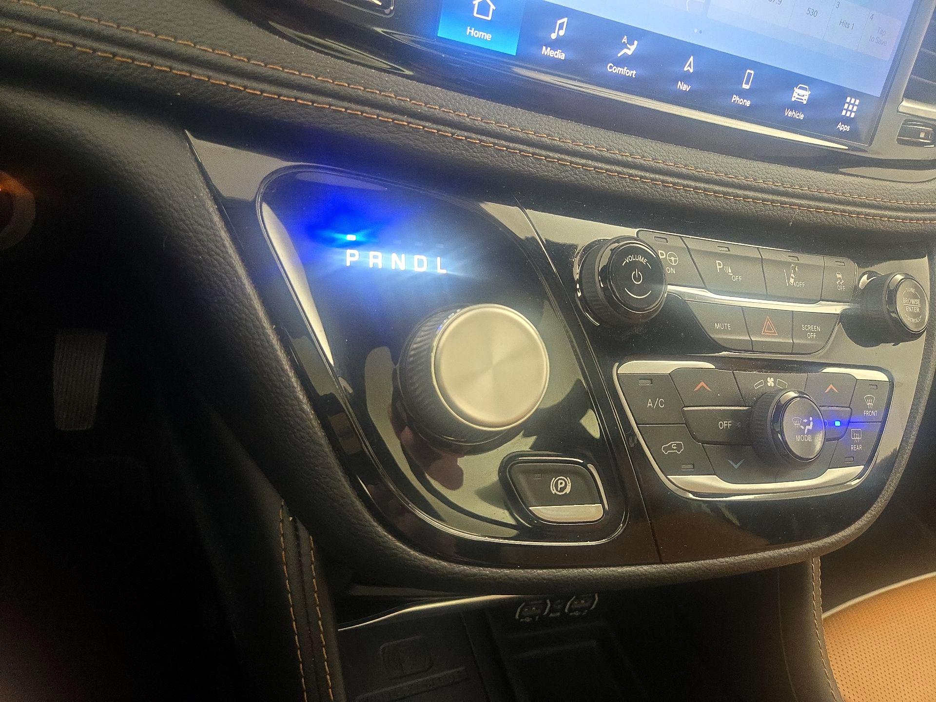 Thumbnail: 2023 Chrysler Pacifica - 18