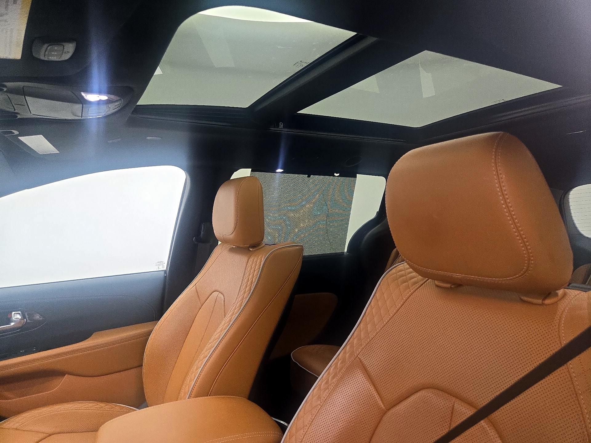 Thumbnail: 2023 Chrysler Pacifica - 20