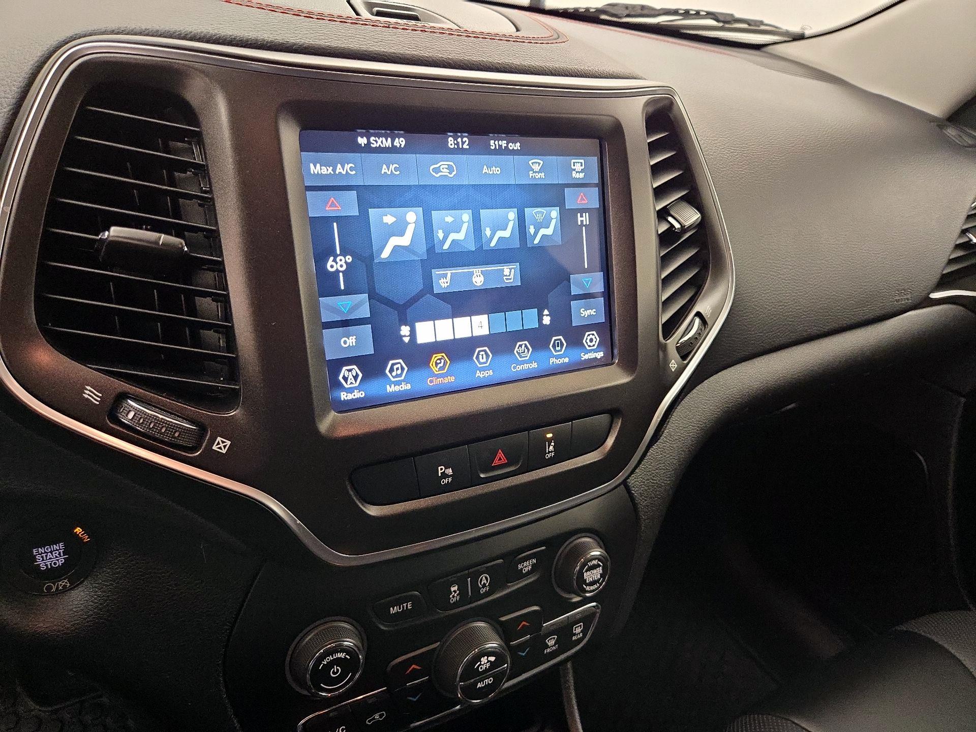 Thumbnail: 2021 Jeep Cherokee - 16