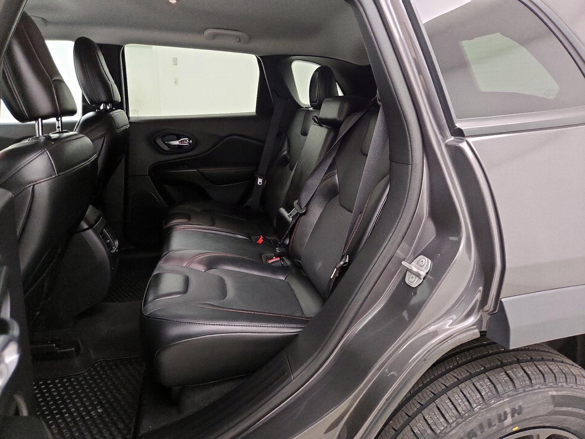 Thumbnail: 2021 Jeep Cherokee - 19