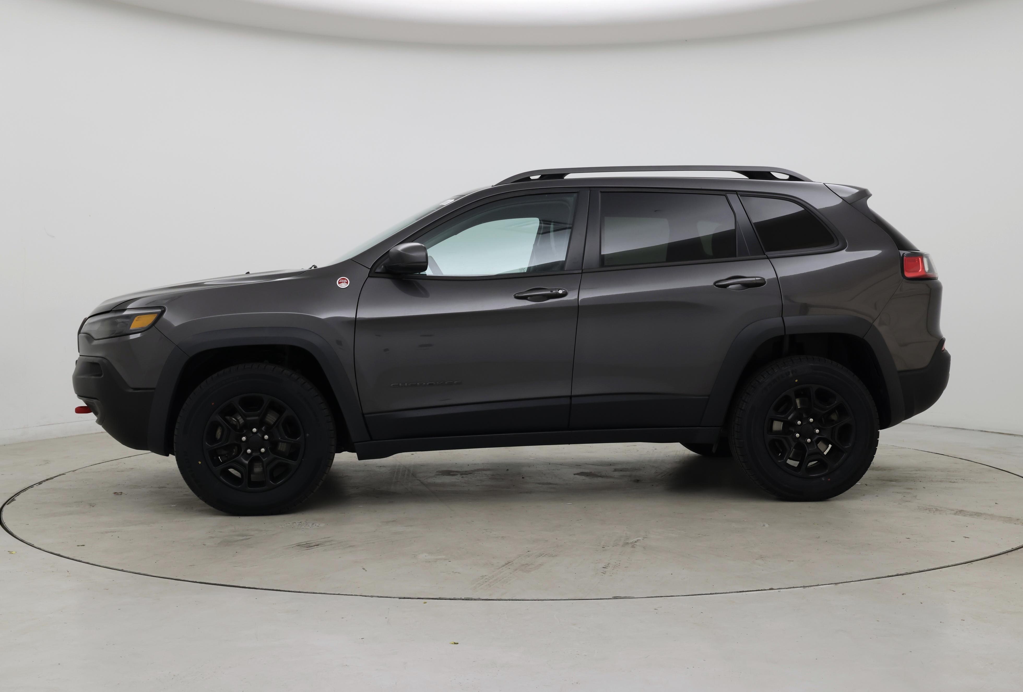 Thumbnail: 2021 Jeep Cherokee - 3