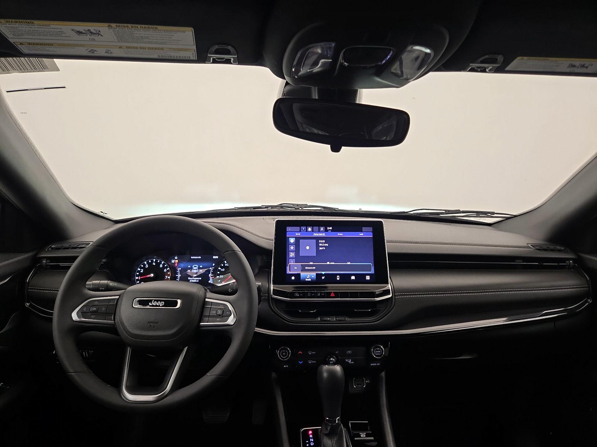 Thumbnail: 2022 Jeep Compass - 9