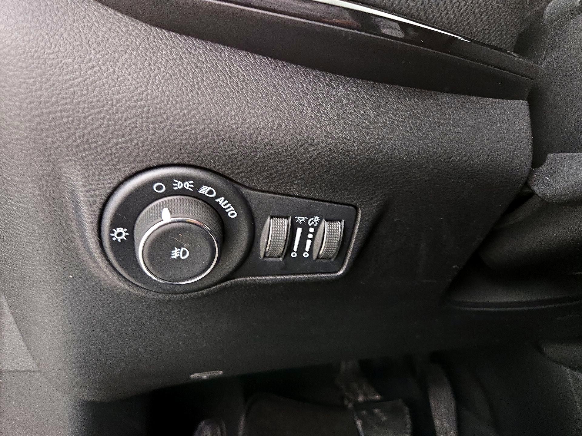 Thumbnail: 2022 Jeep Compass - 13