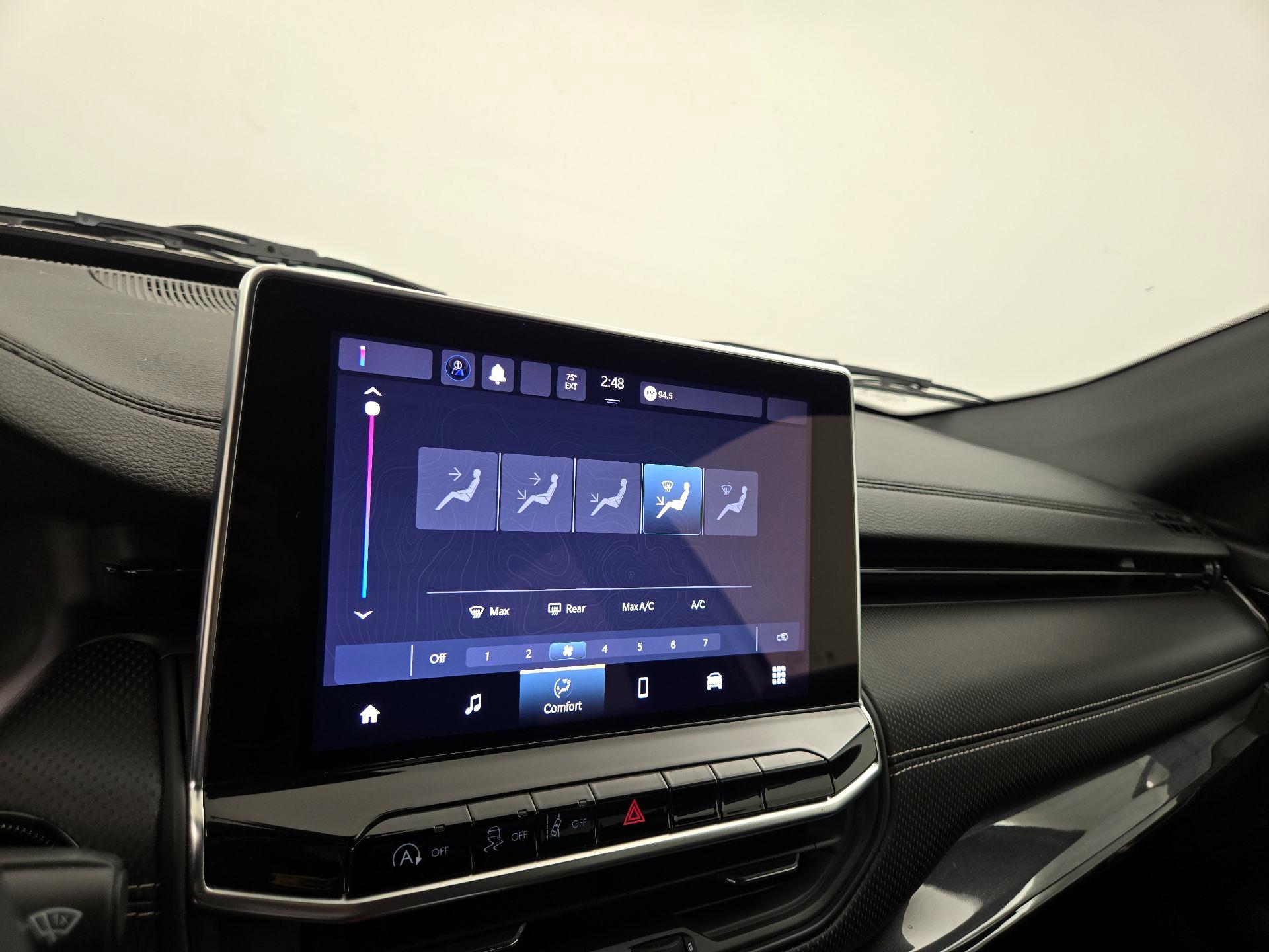 Thumbnail: 2022 Jeep Compass - 16