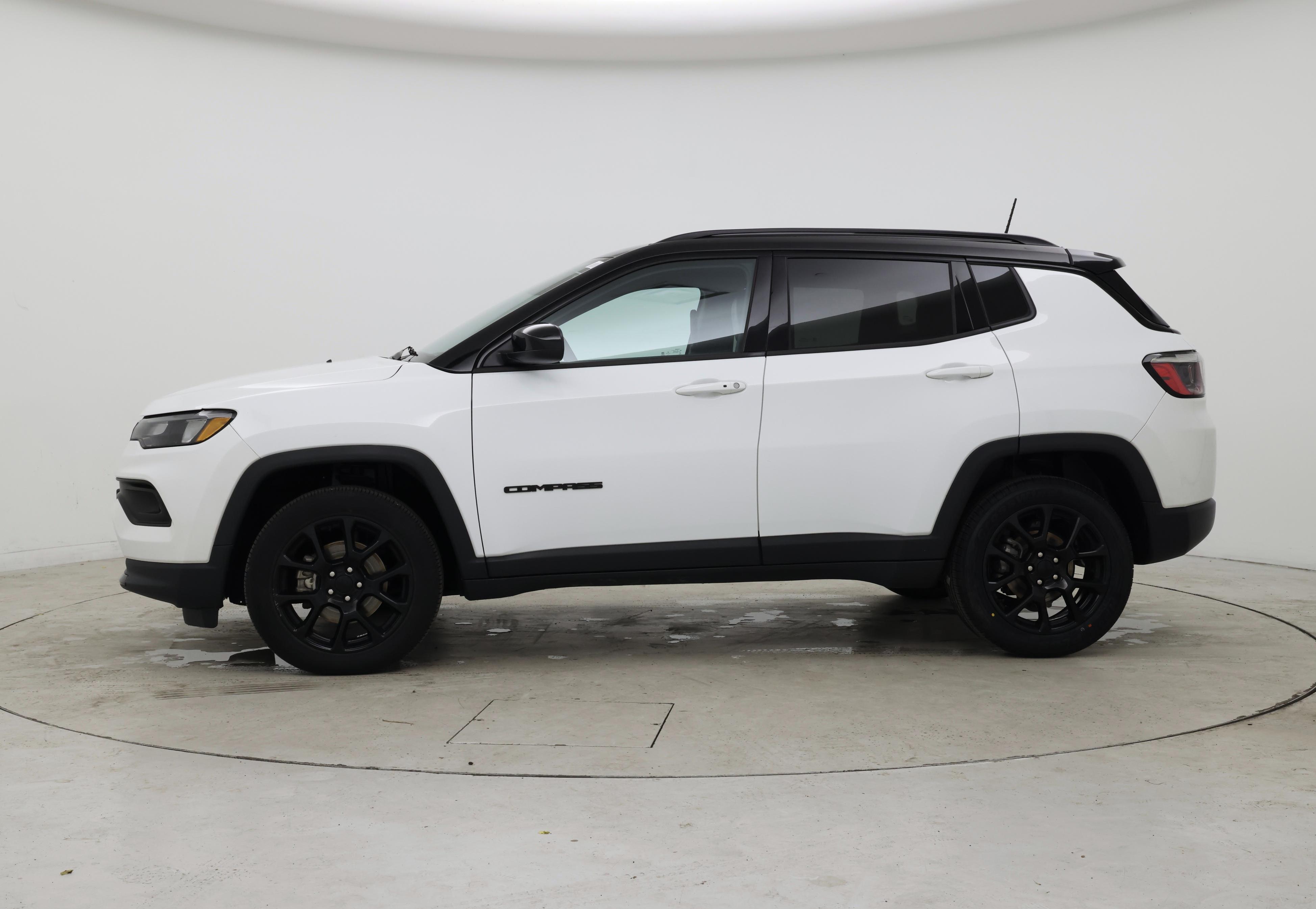 Thumbnail: 2022 Jeep Compass - 3