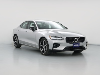 2024 Volvo S60 B5 Plus Dark Theme