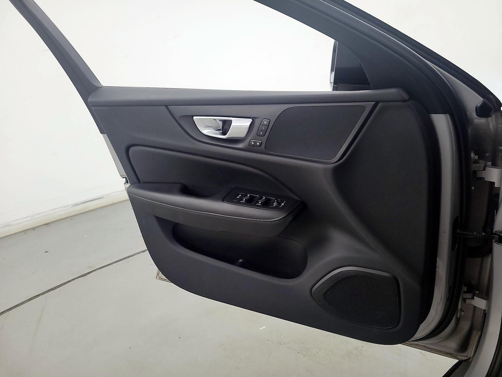 Thumbnail: 2024 Volvo S60 - 12