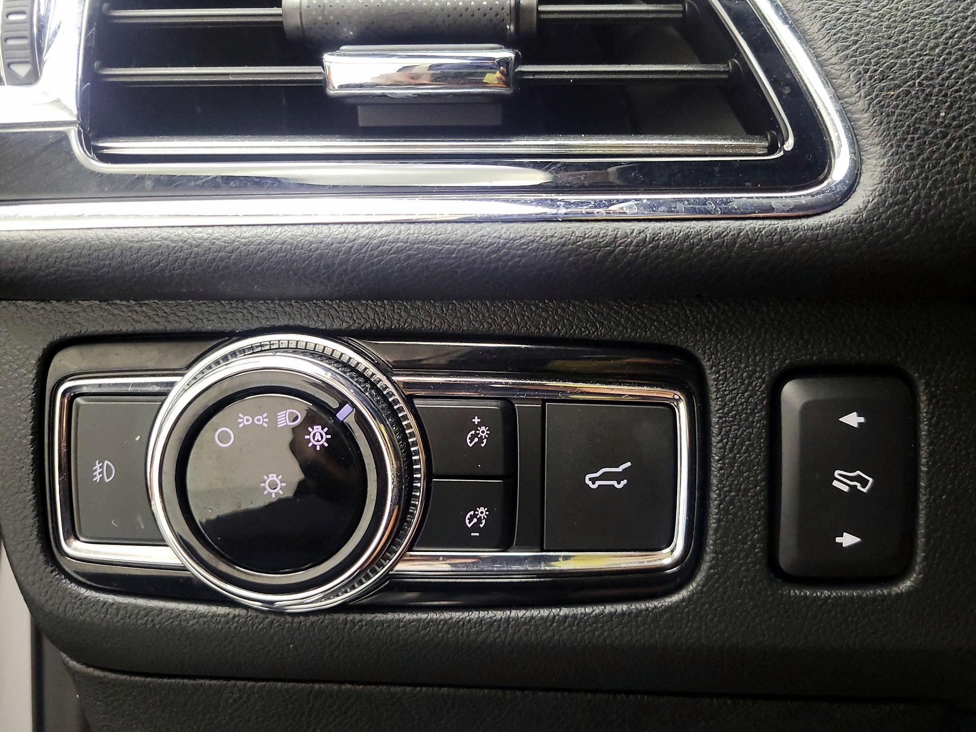 Thumbnail: 2019 Lincoln Navigator L - 11