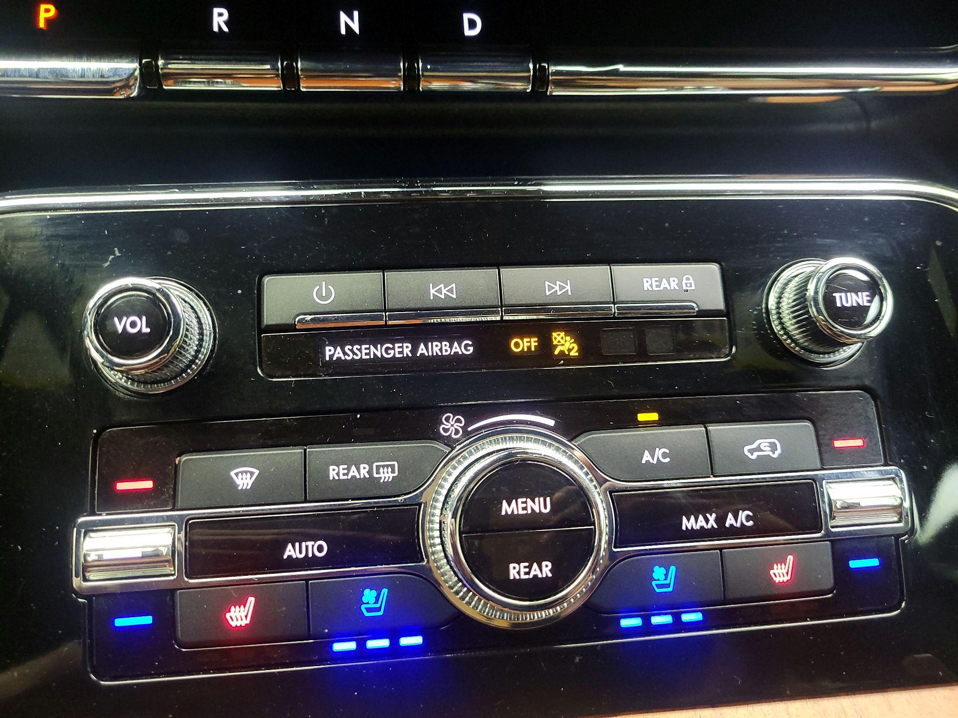 Thumbnail: 2019 Lincoln Navigator L - 15