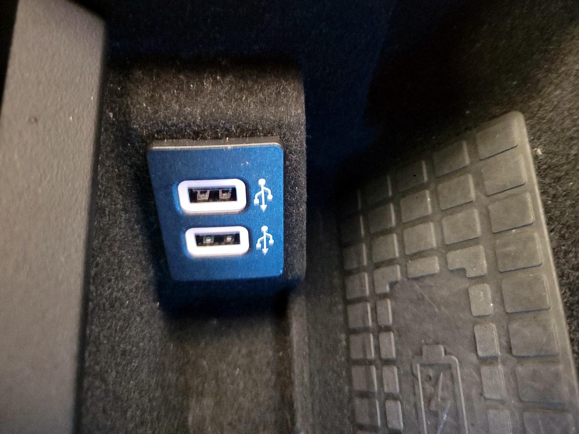 Thumbnail: 2019 Lincoln Navigator L - 17