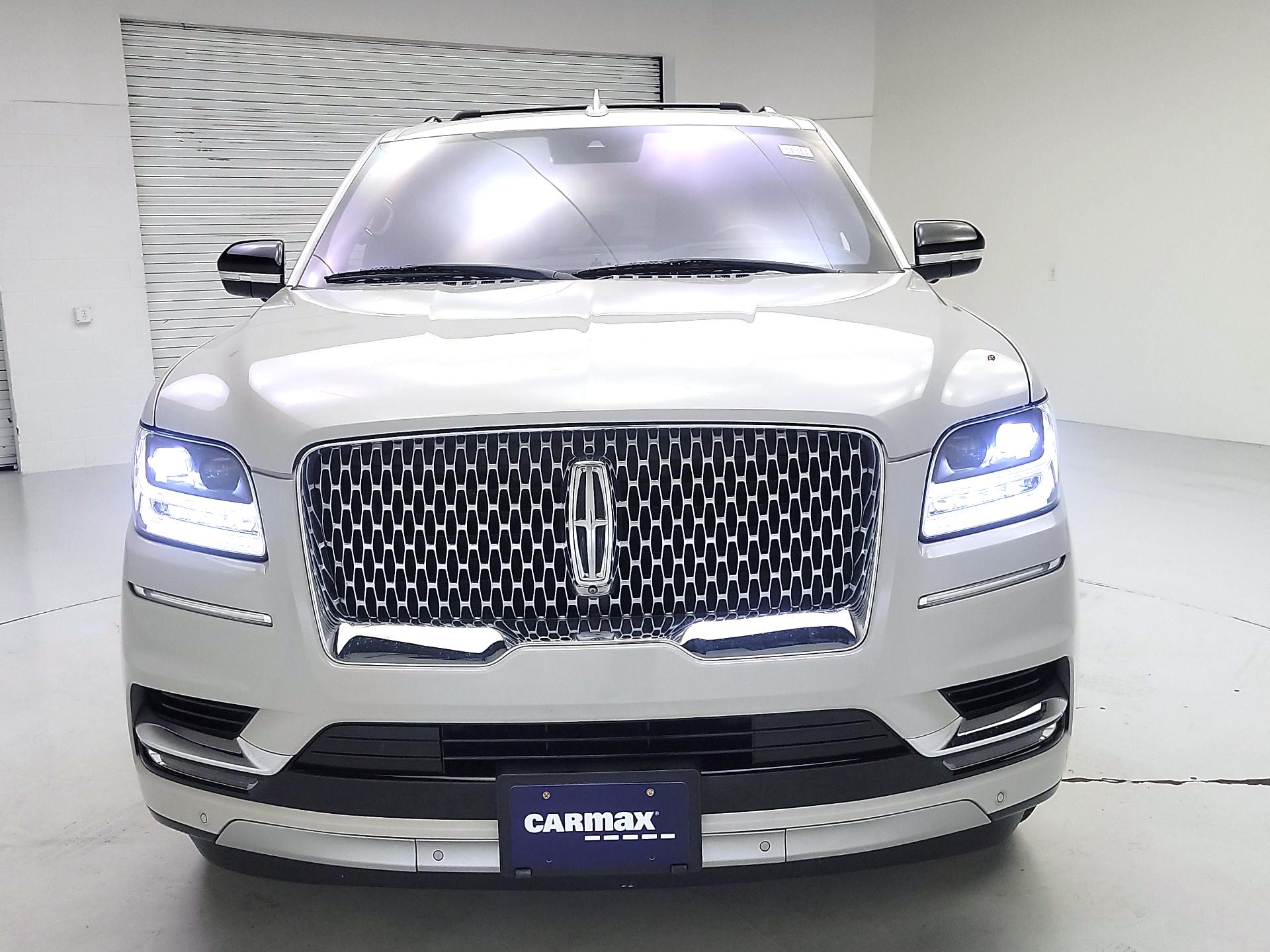 Thumbnail: 2019 Lincoln Navigator L - 2