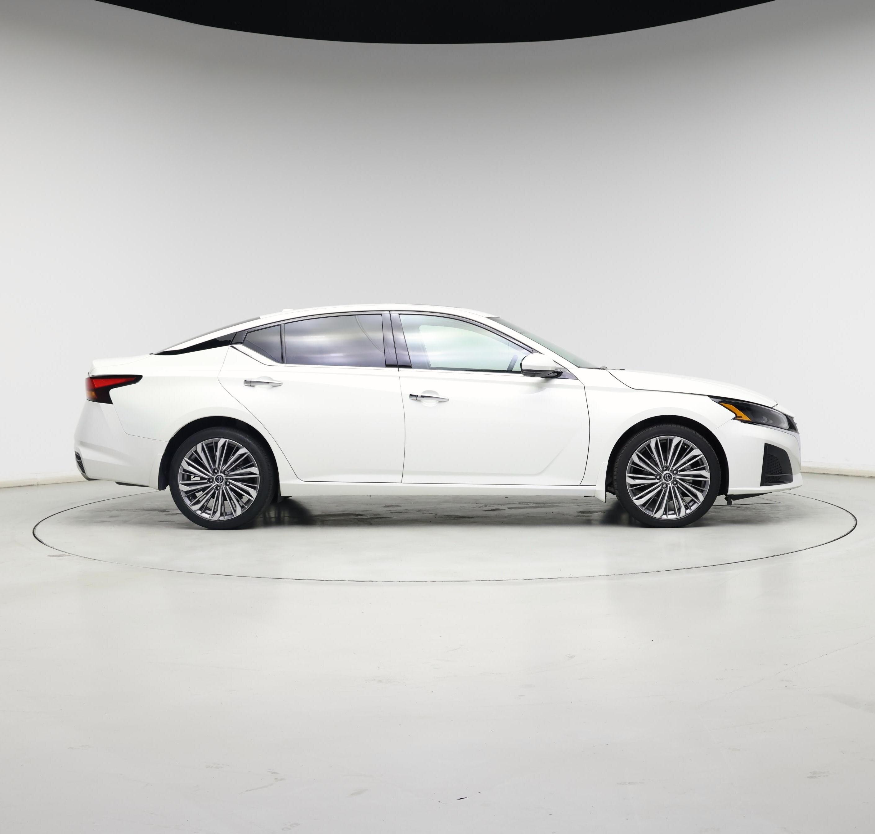 Thumbnail: 2023 Nissan Altima - 7