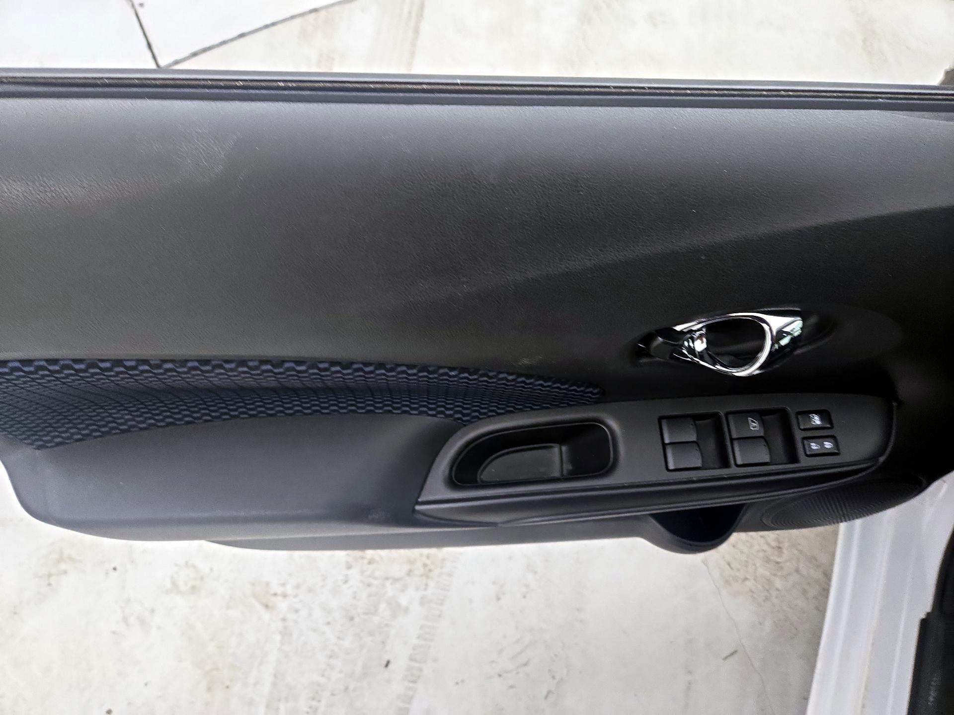 Thumbnail: 2017 Nissan Versa Note - 12