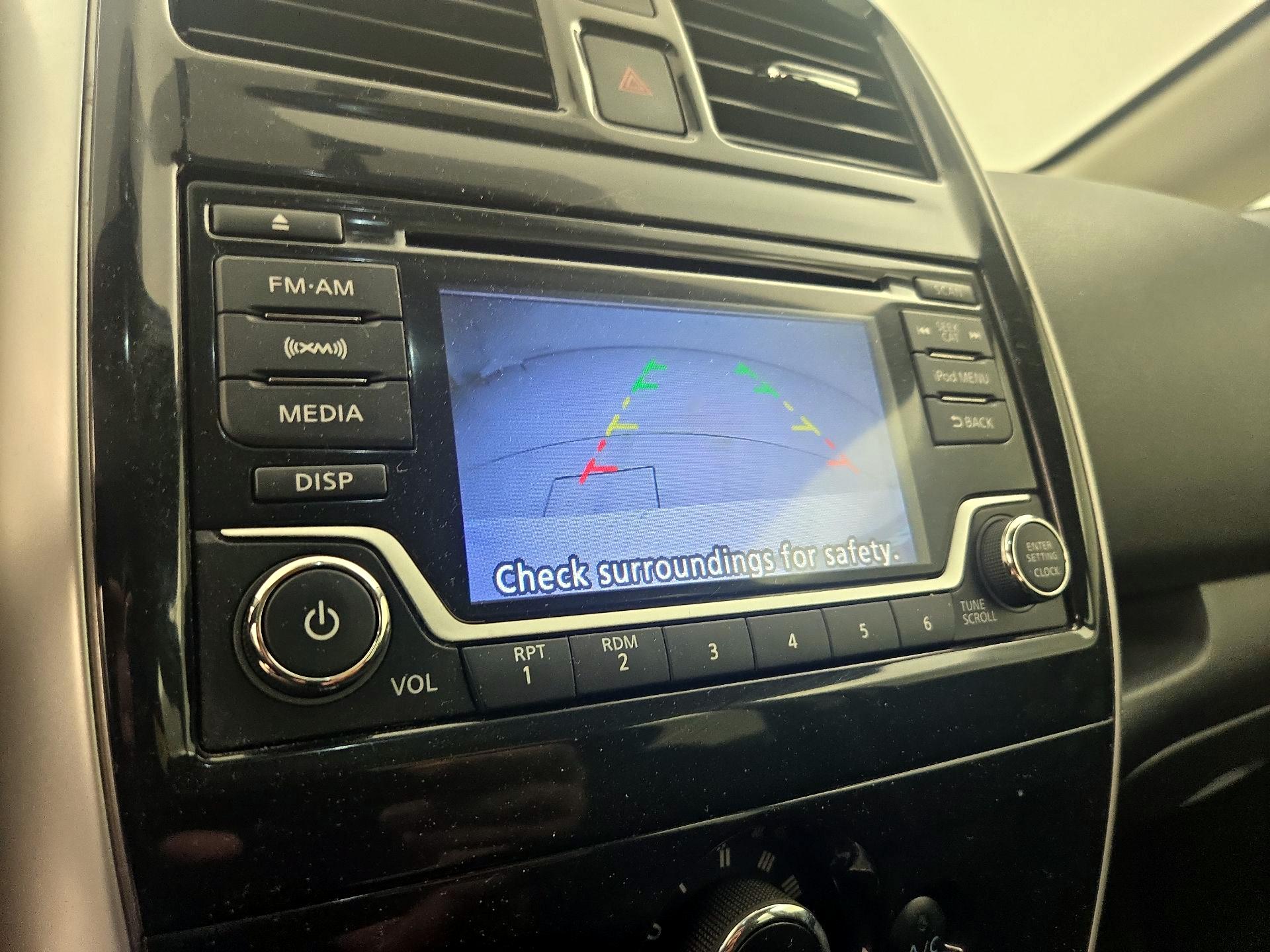 Thumbnail: 2017 Nissan Versa Note - 14