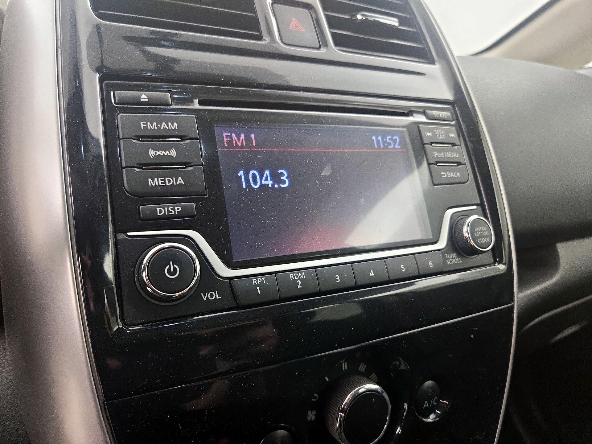 Thumbnail: 2017 Nissan Versa Note - 15