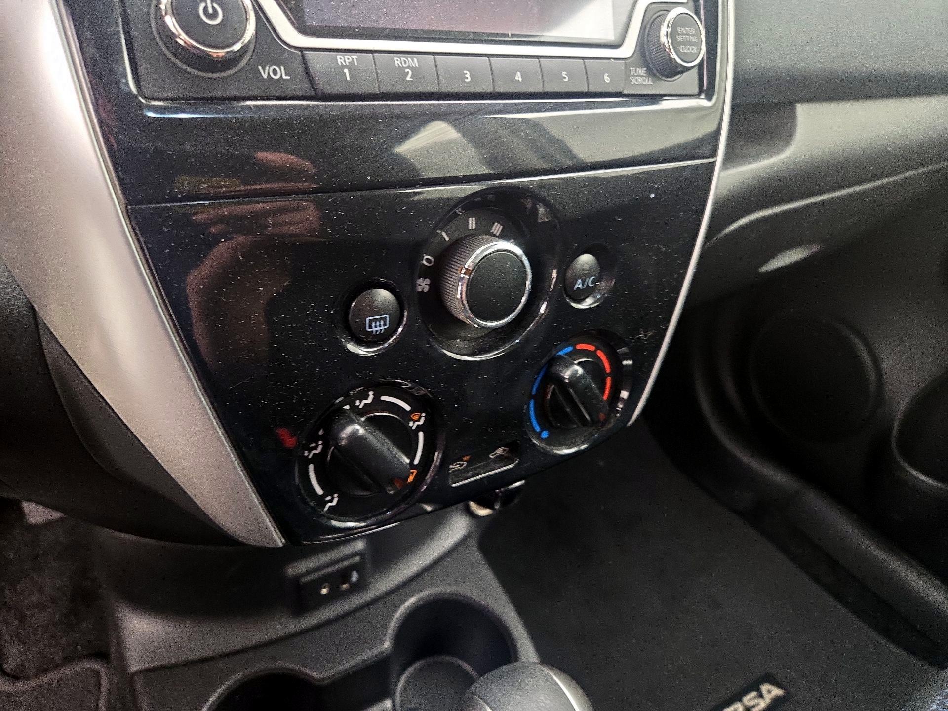 Thumbnail: 2017 Nissan Versa Note - 16