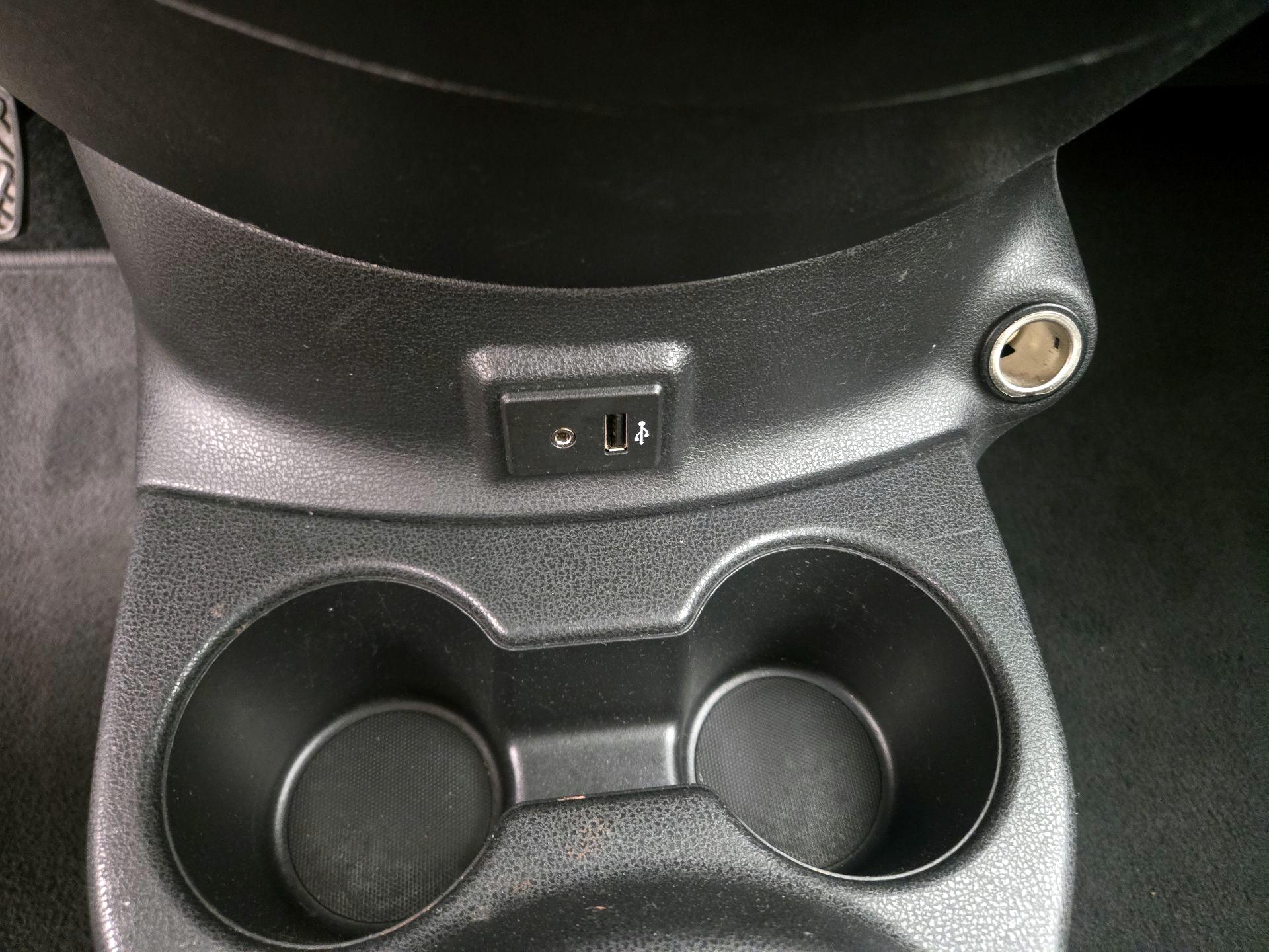 Thumbnail: 2017 Nissan Versa Note - 18