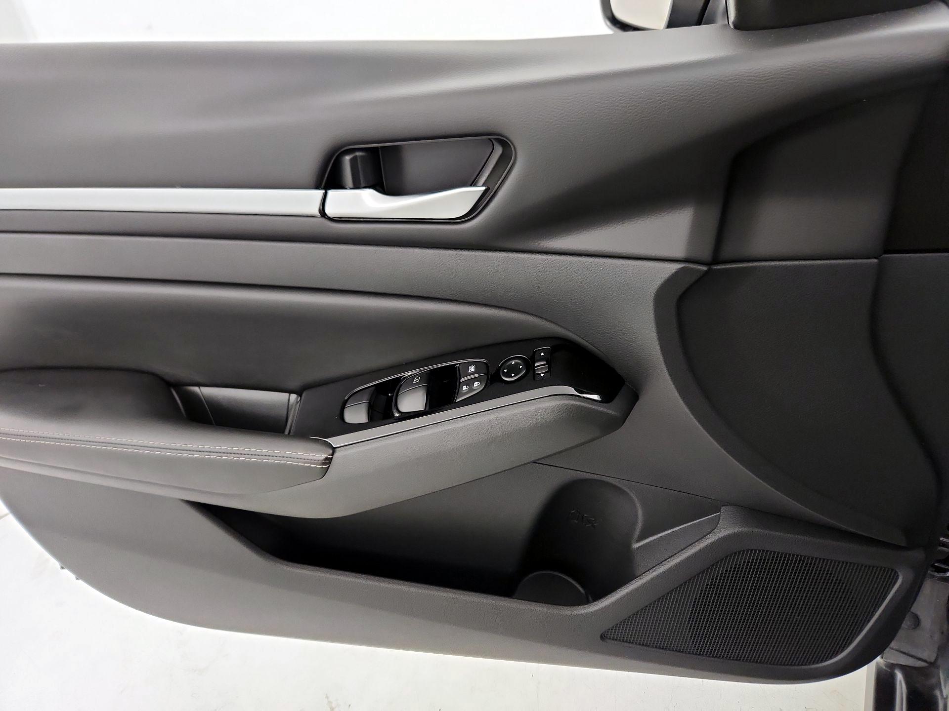 Thumbnail: 2023 Nissan Altima - 12