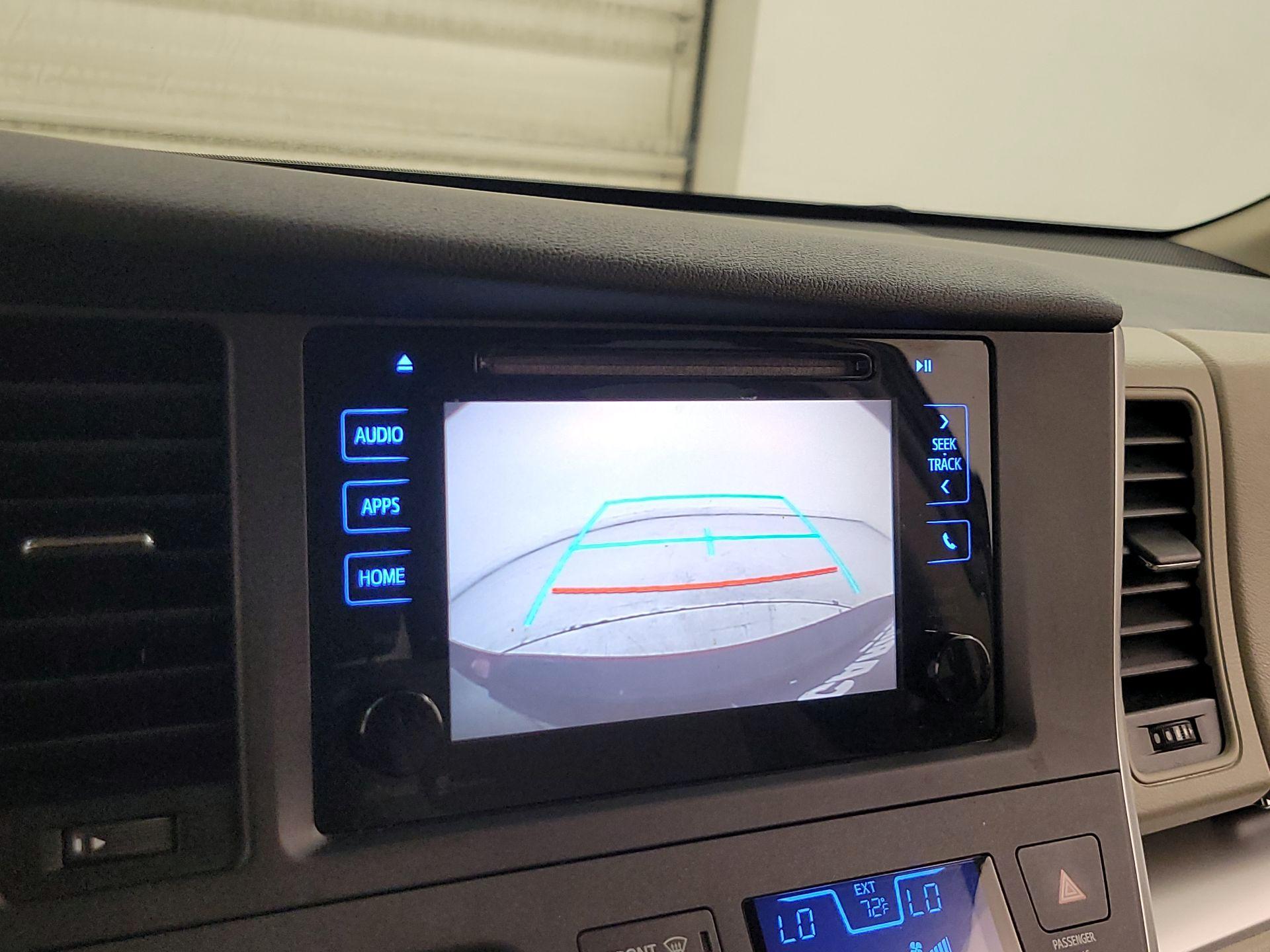 Thumbnail: 2015 Toyota Sienna - 14