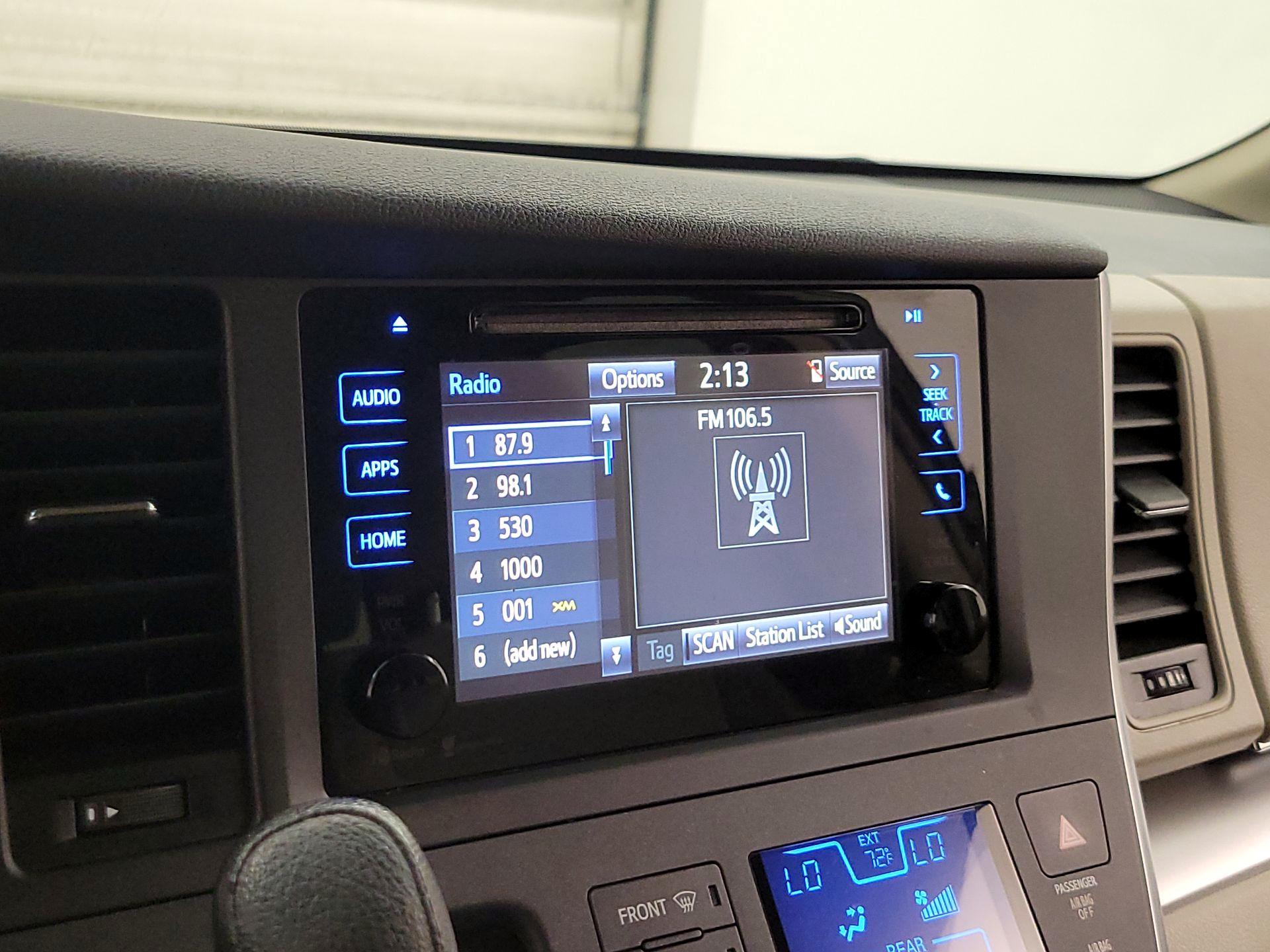 Thumbnail: 2015 Toyota Sienna - 15