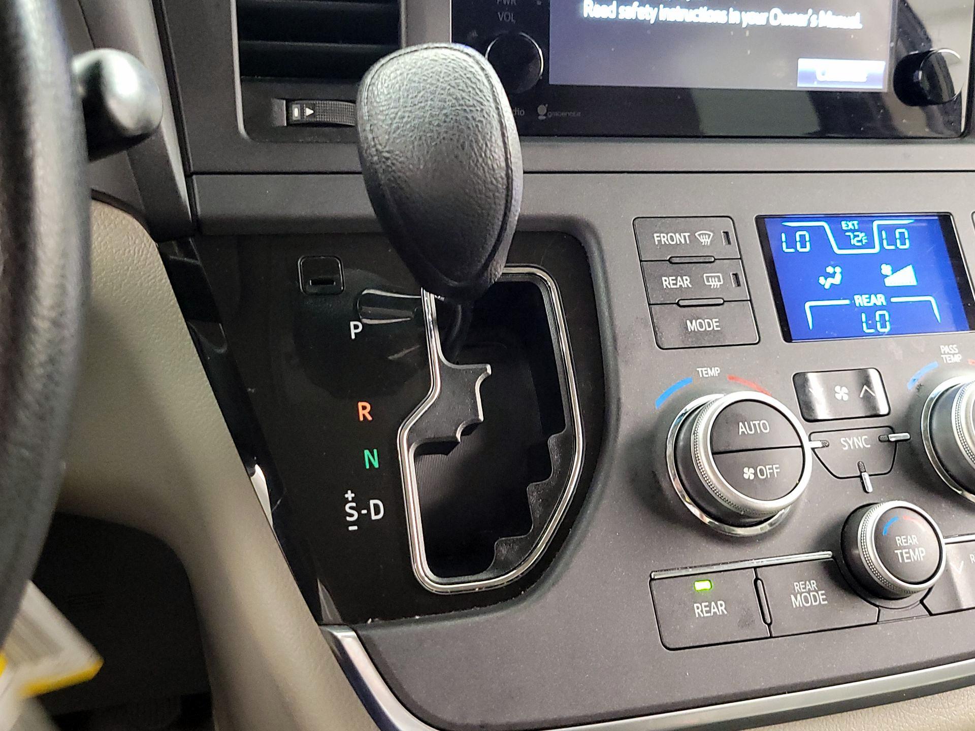 Thumbnail: 2015 Toyota Sienna - 17