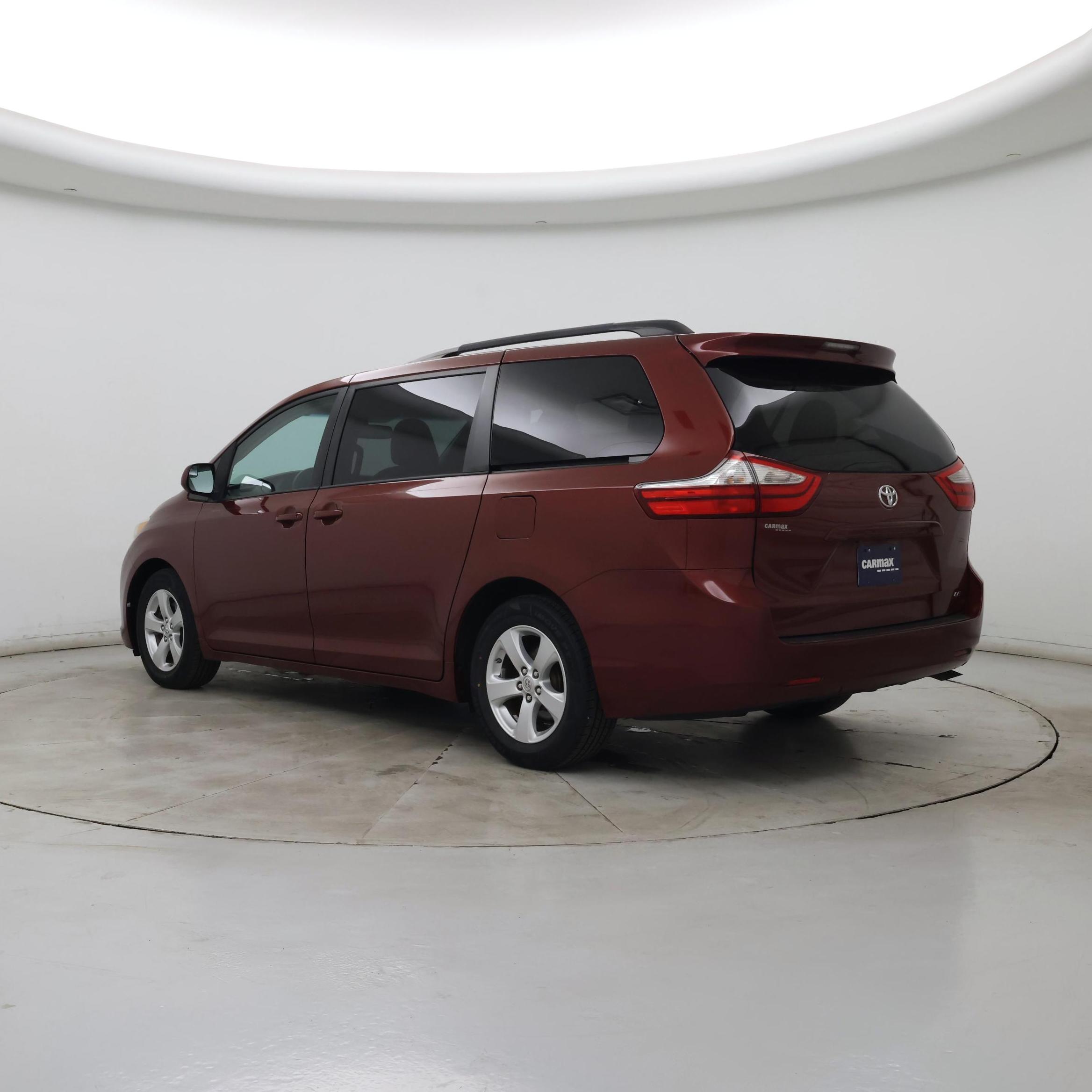 Thumbnail: 2015 Toyota Sienna - 2