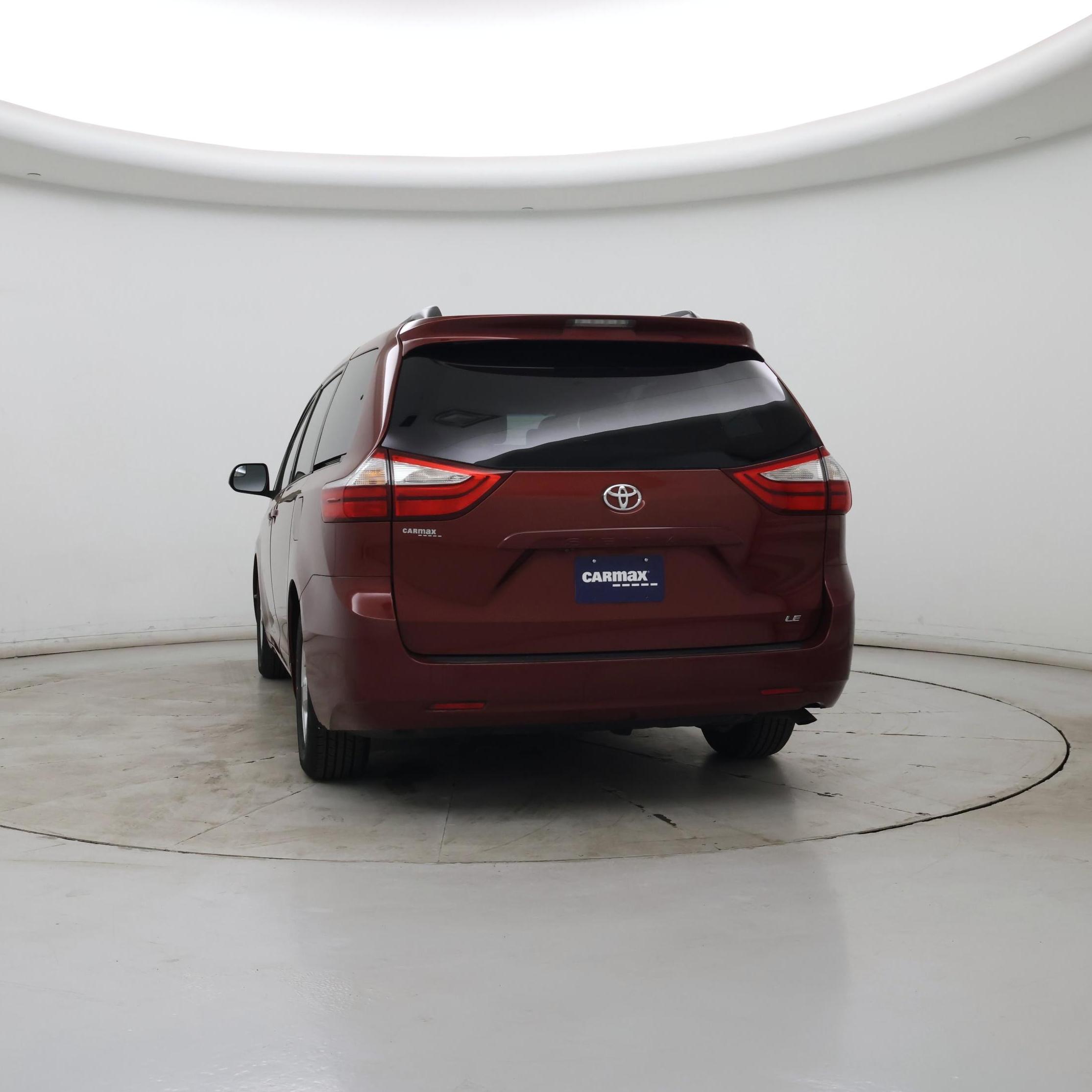 Thumbnail: 2015 Toyota Sienna - 6