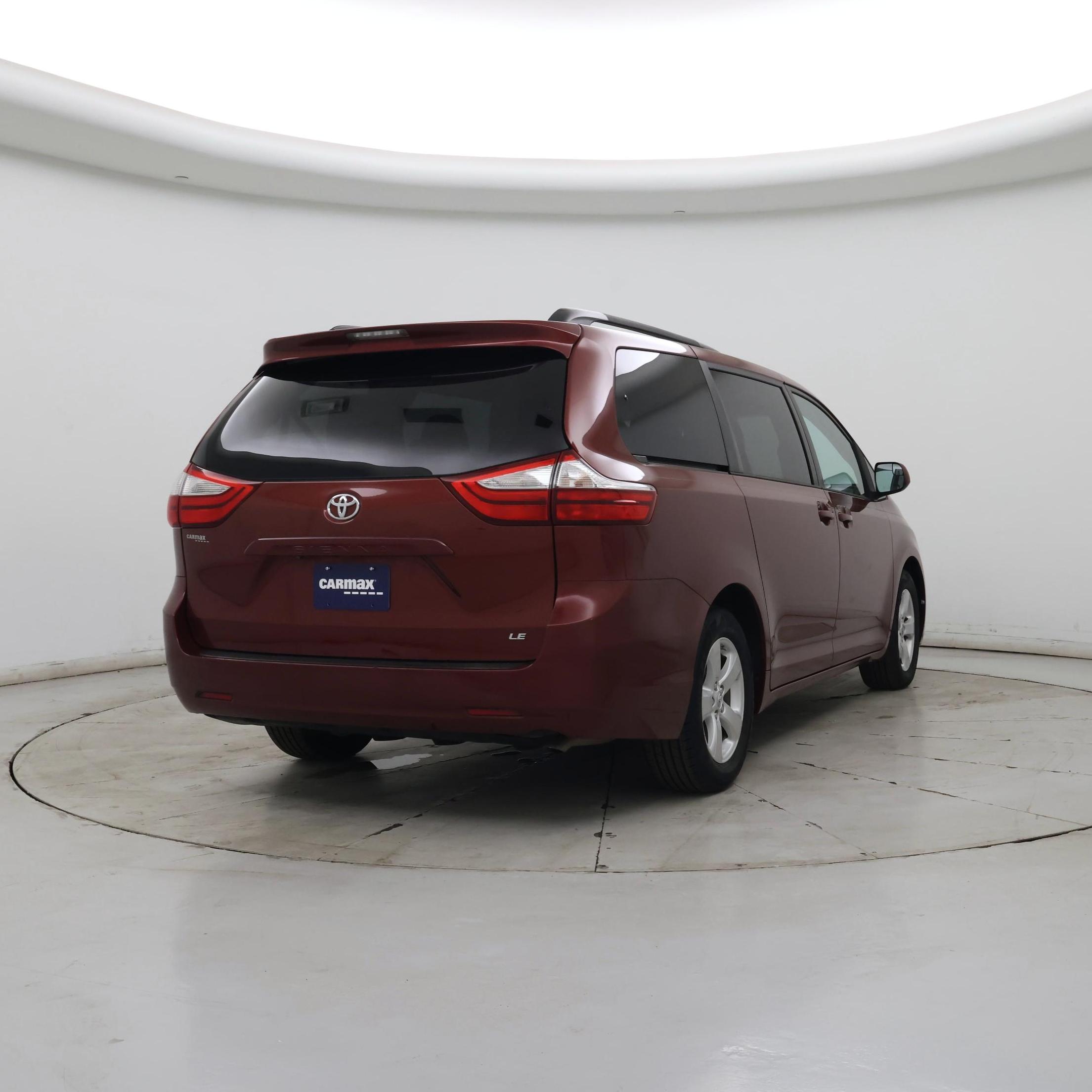 Thumbnail: 2015 Toyota Sienna - 8