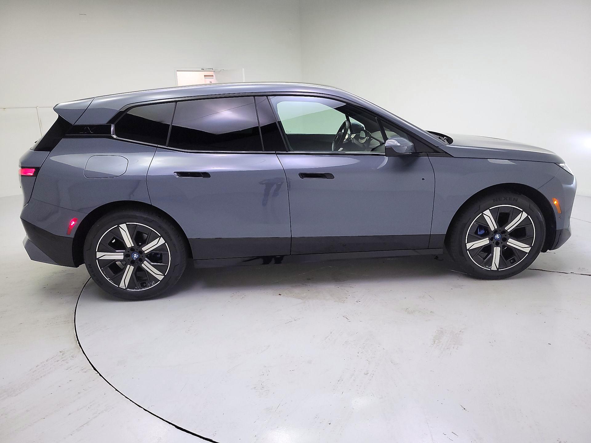 Thumbnail: 2023 BMW iX - 4