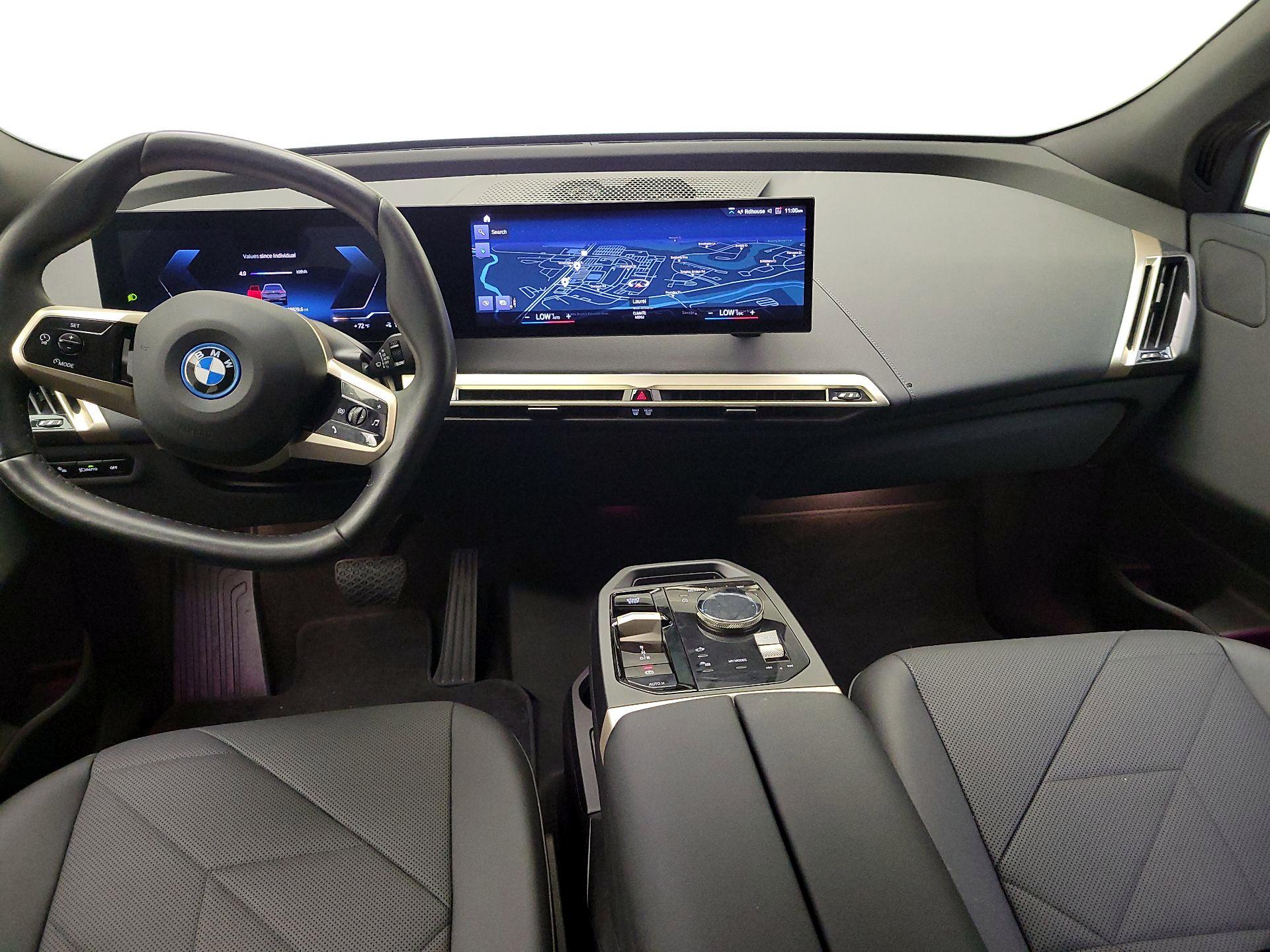Thumbnail: 2023 BMW iX - 8
