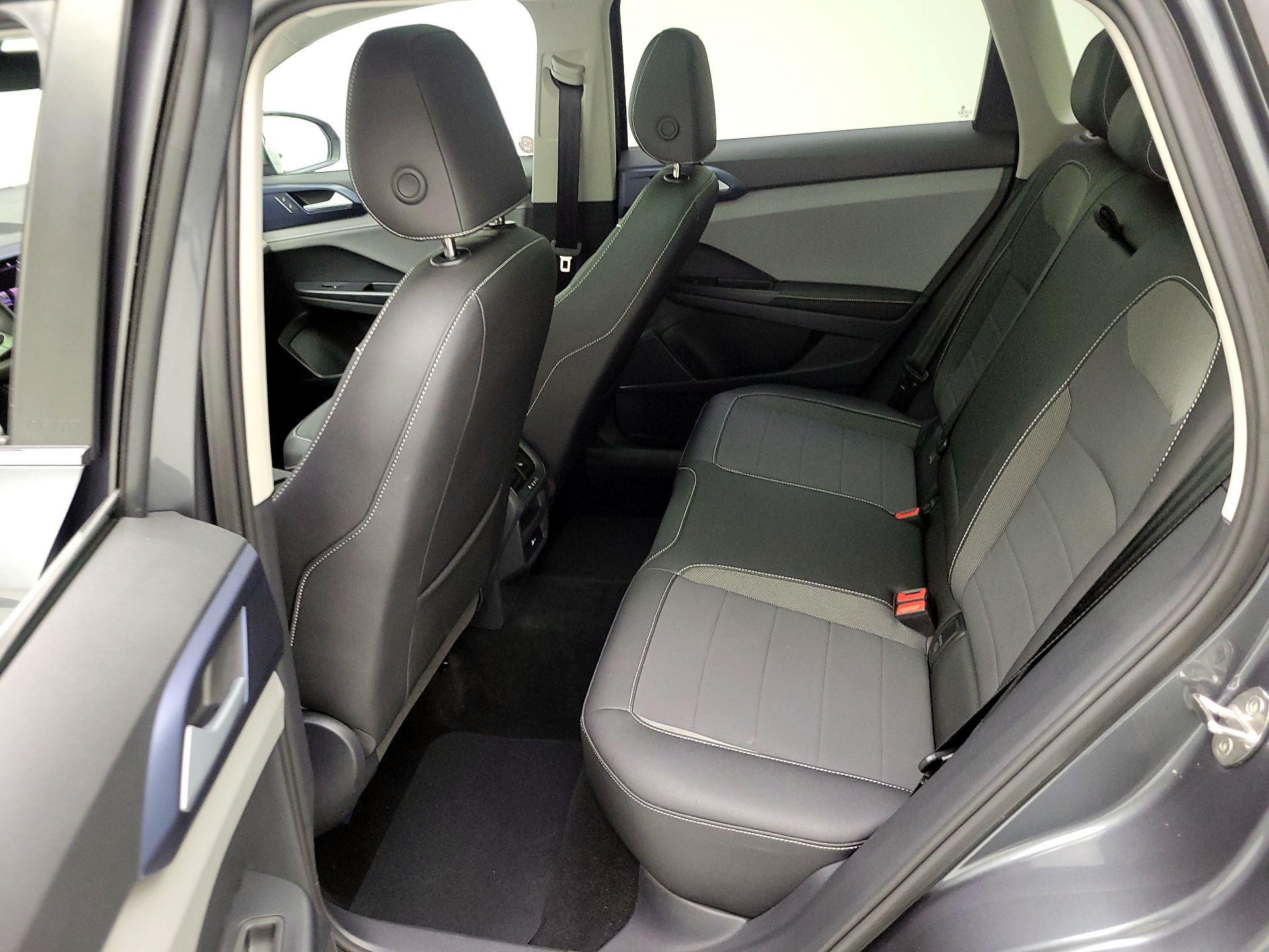 Thumbnail: 2024 Volkswagen Taos - 18