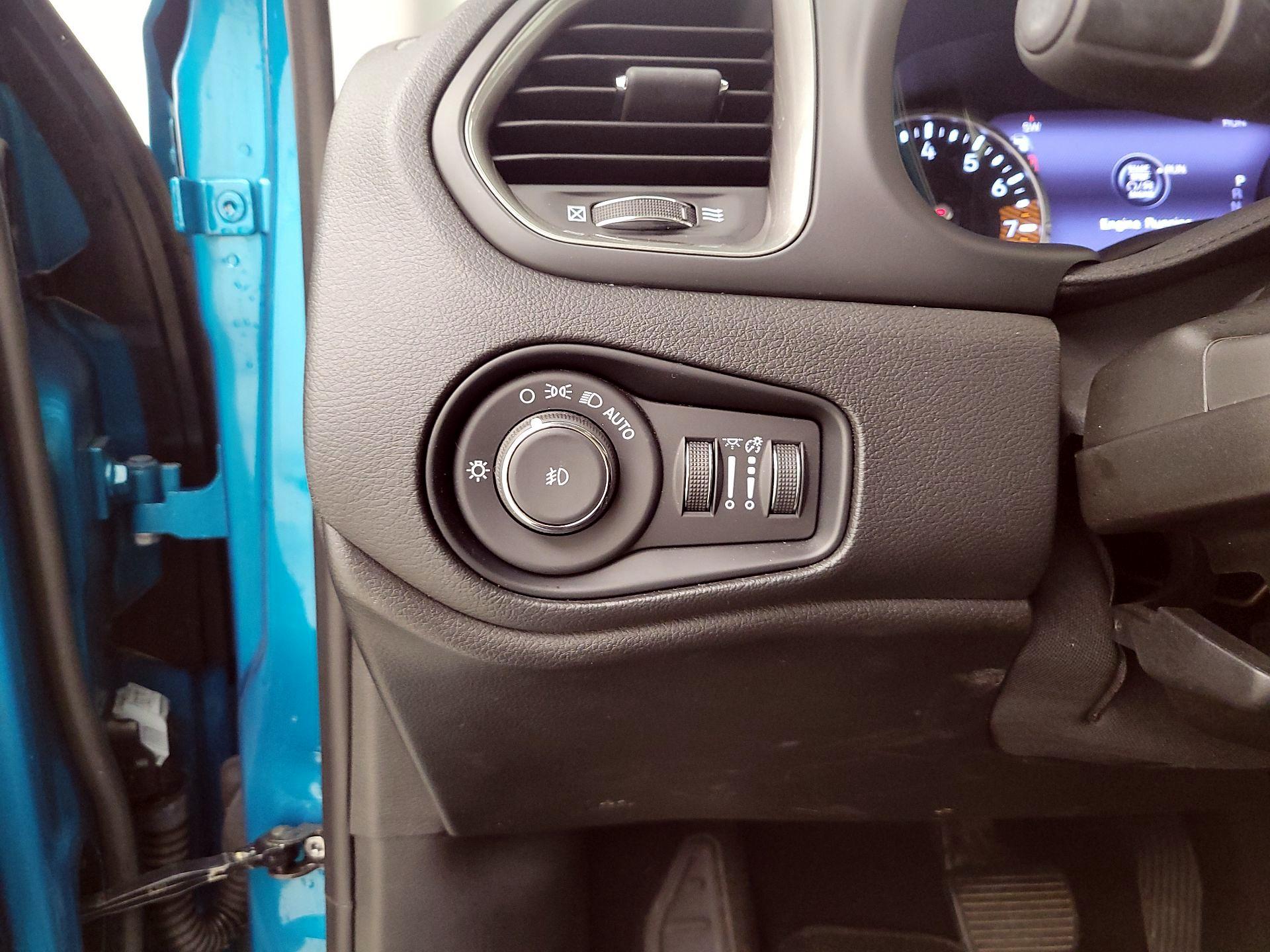 Thumbnail: 2022 Jeep Renegade - 13