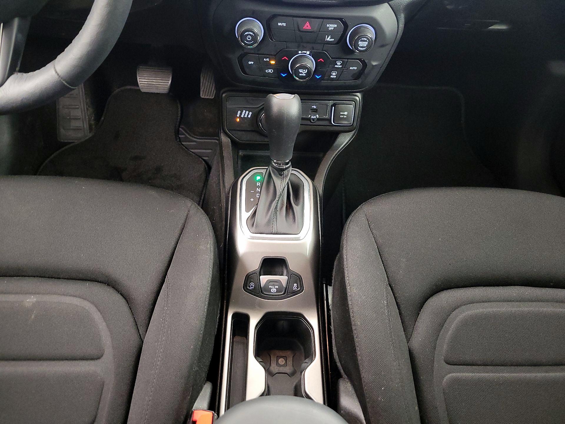 Thumbnail: 2022 Jeep Renegade - 18