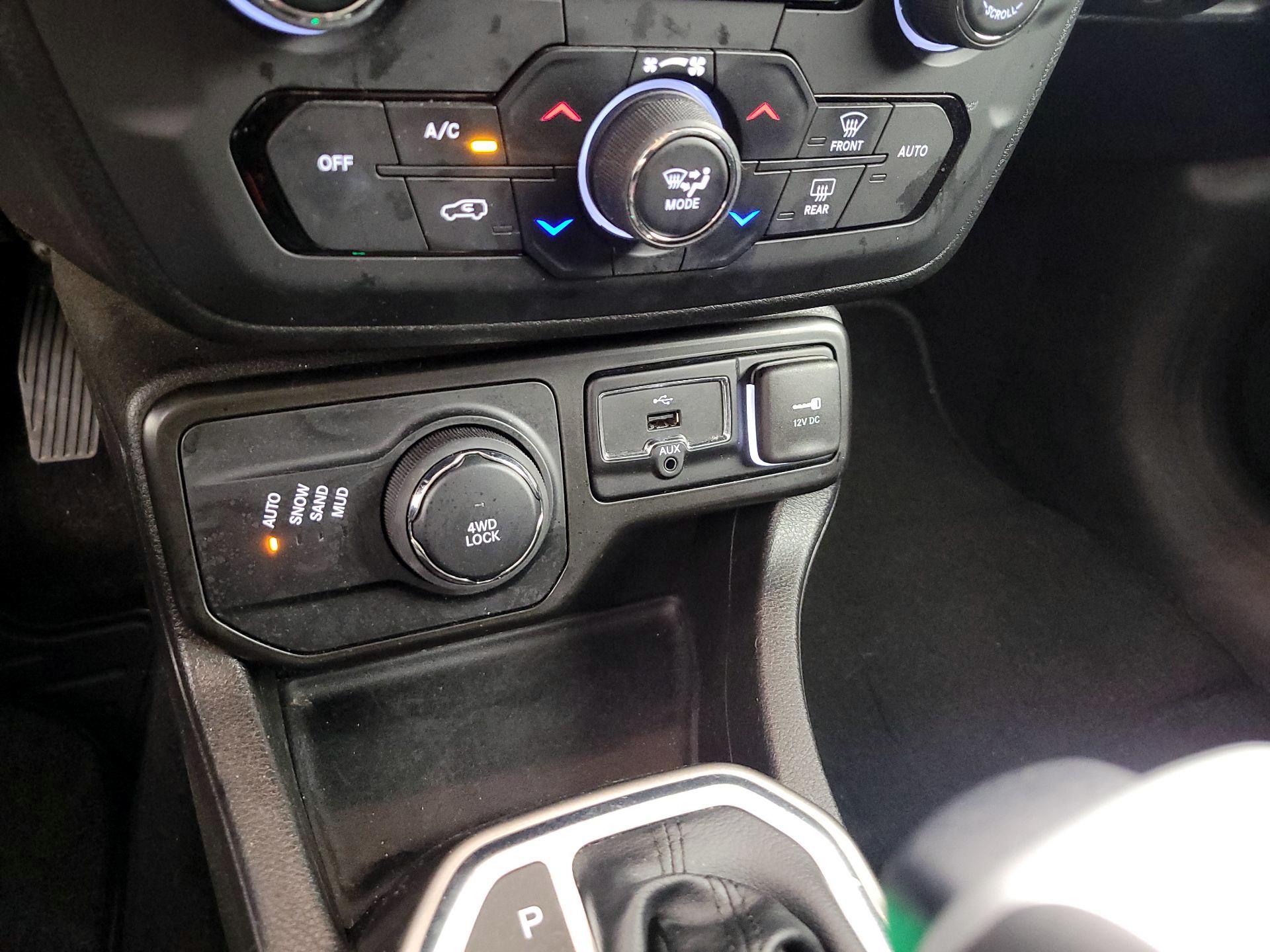 Thumbnail: 2022 Jeep Renegade - 19